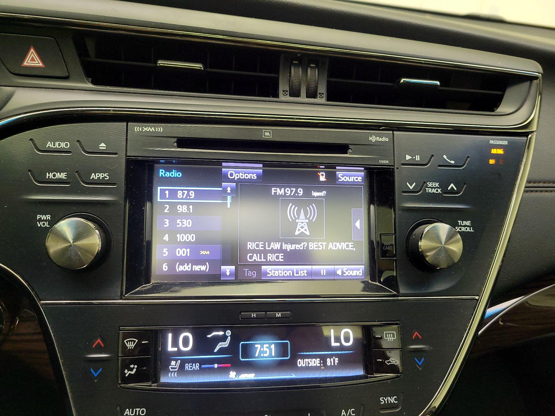 Thumbnail: 2015 Toyota Avalon - 16