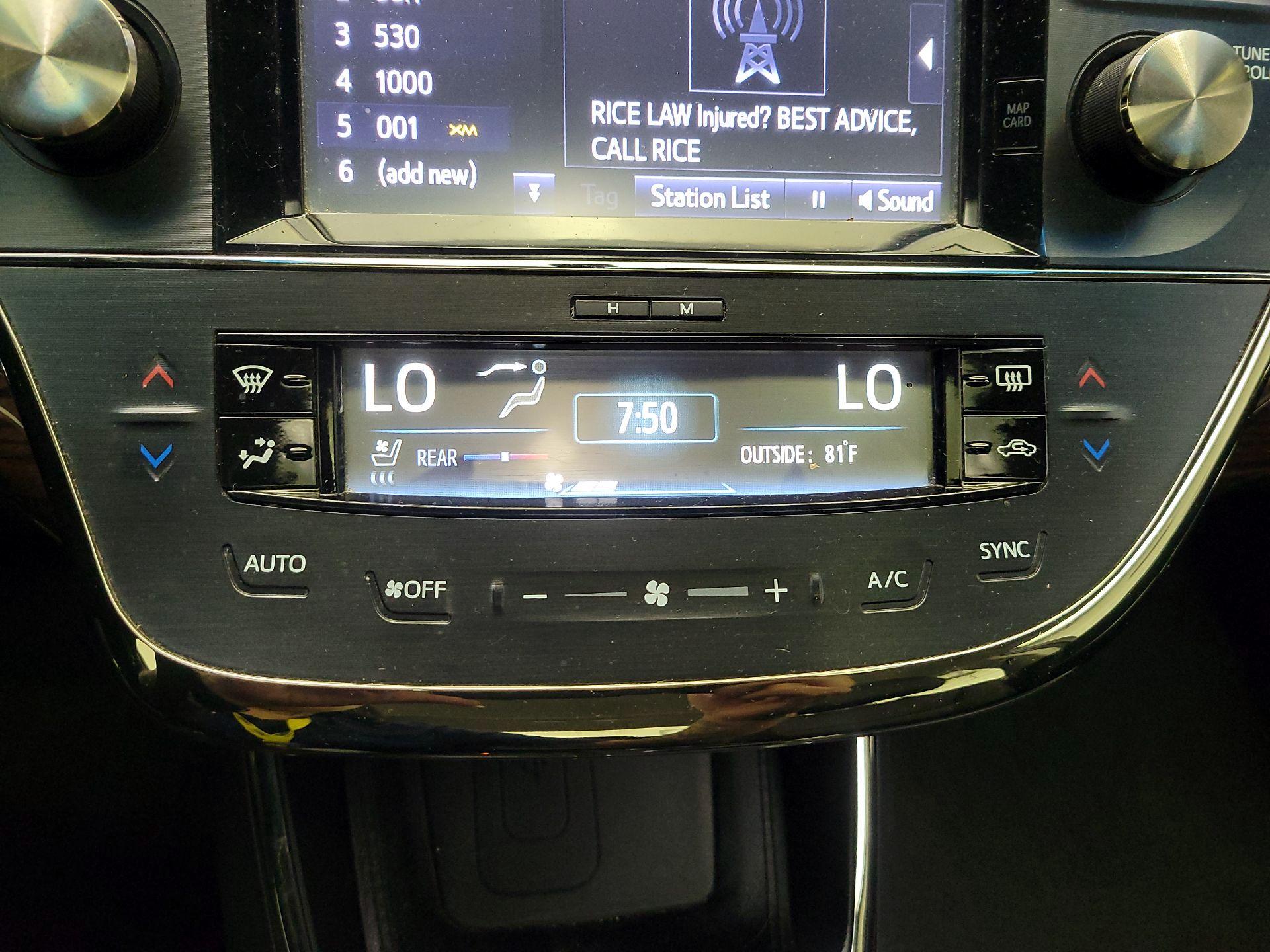 Thumbnail: 2015 Toyota Avalon - 17