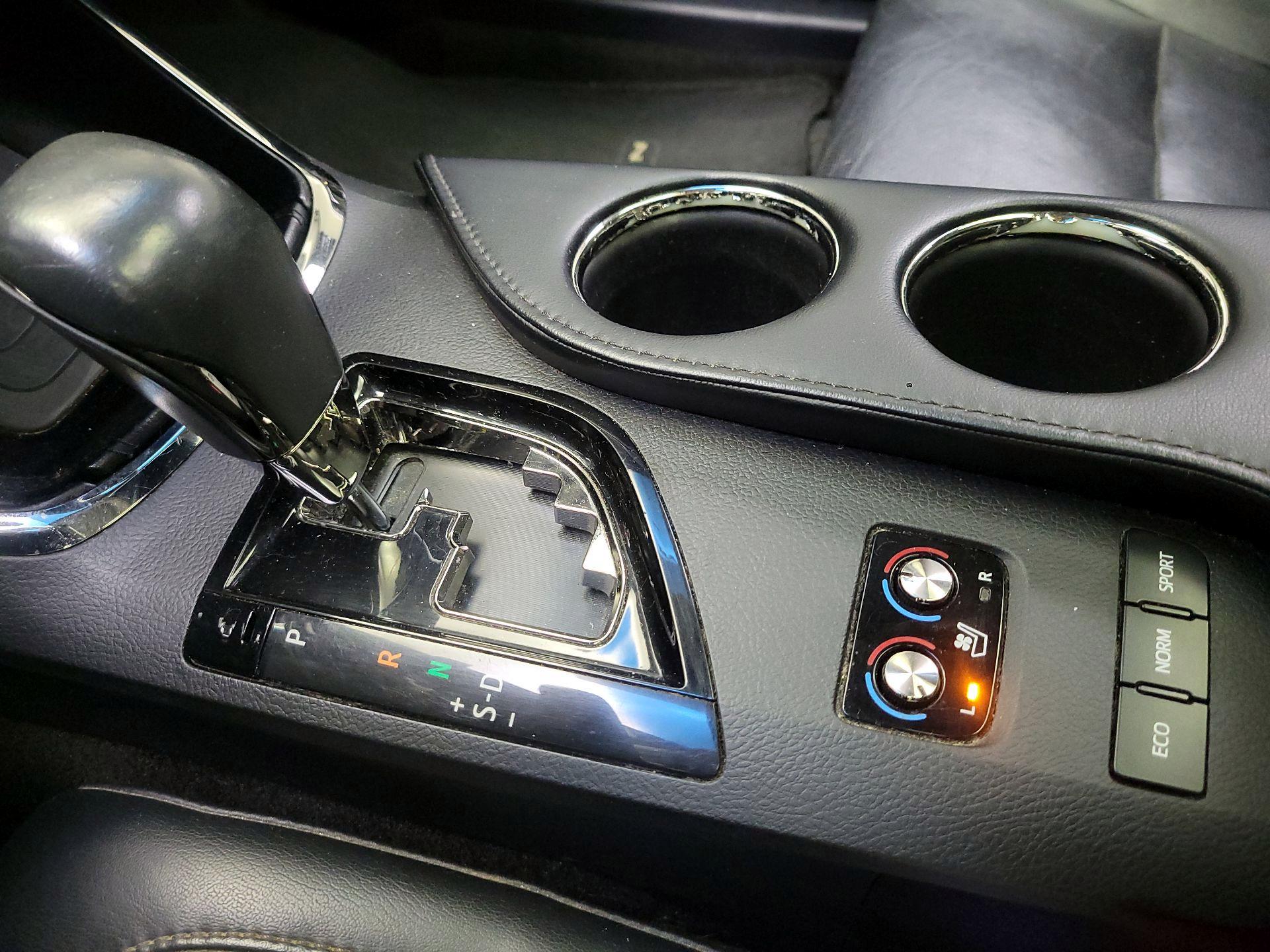 Thumbnail: 2015 Toyota Avalon - 18