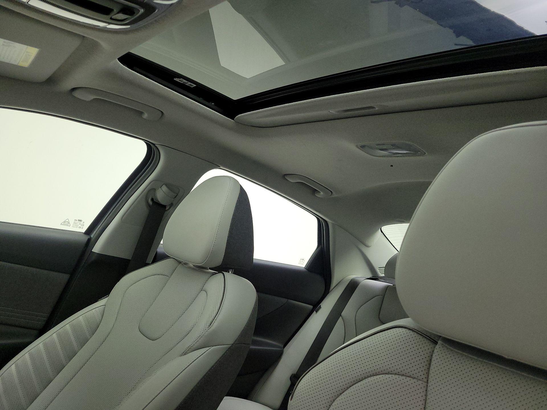 Thumbnail: 2025 Hyundai Elantra - 20