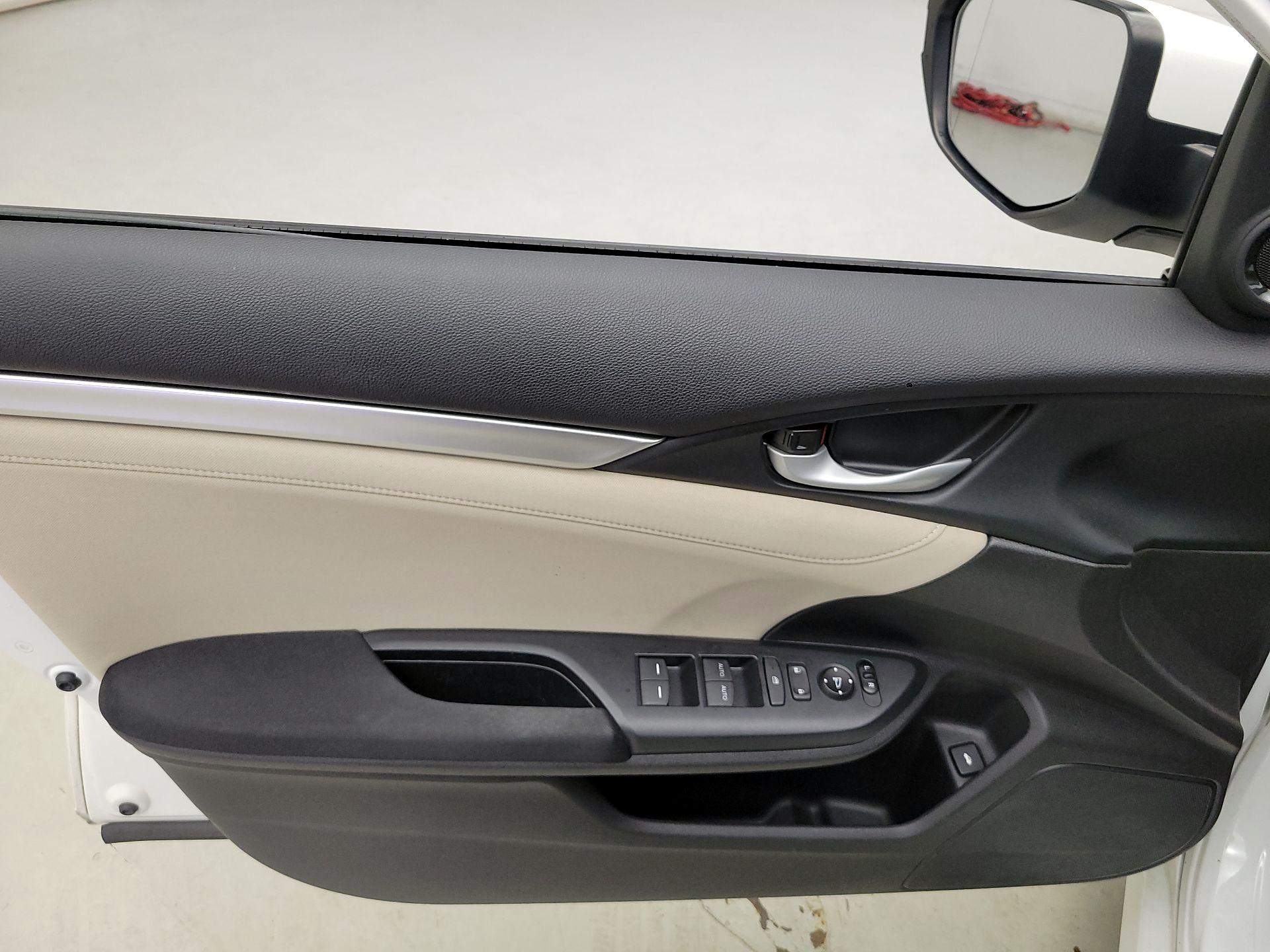 Thumbnail: 2016 Honda Civic - 12