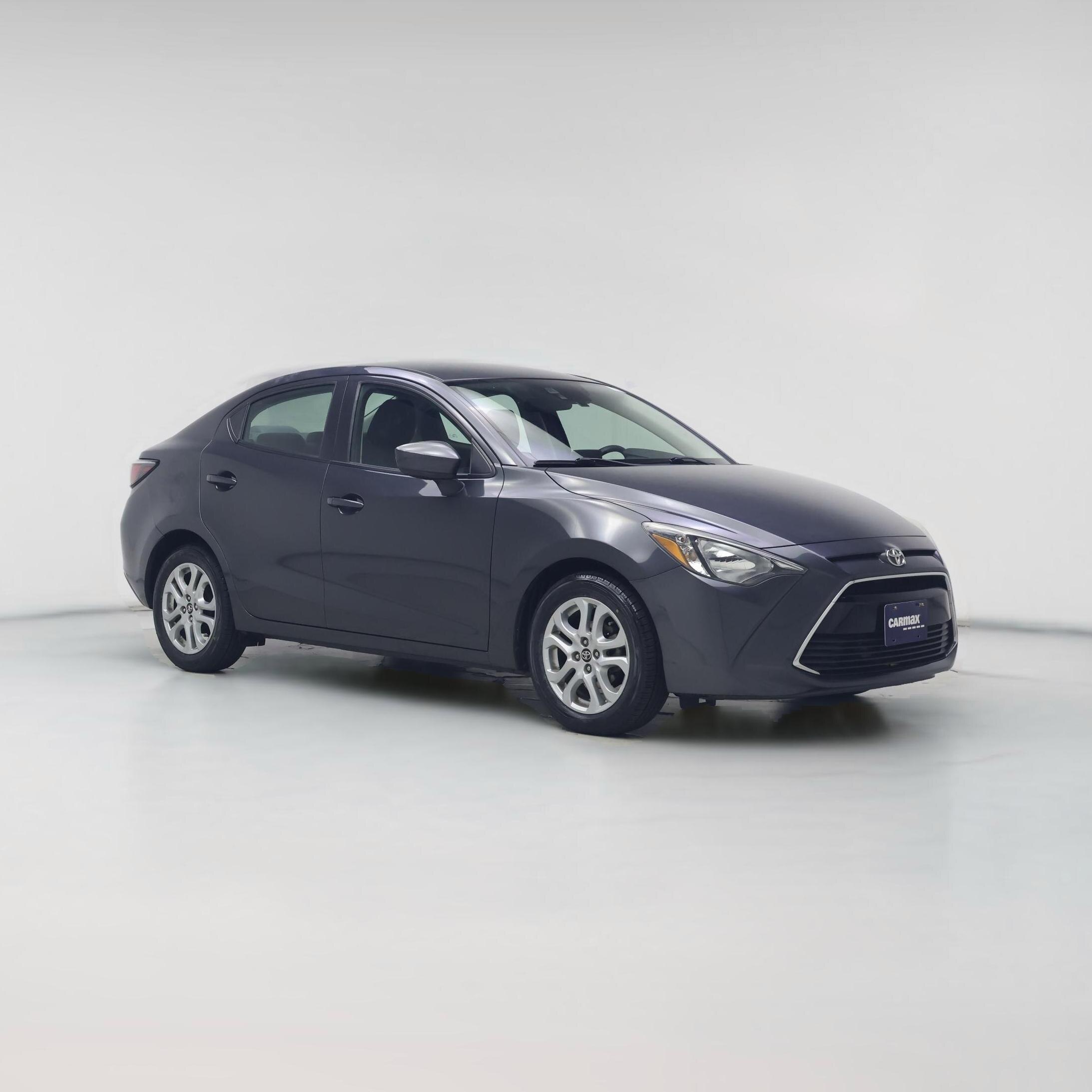 Thumbnail: 2017 Toyota Yaris iA - 1