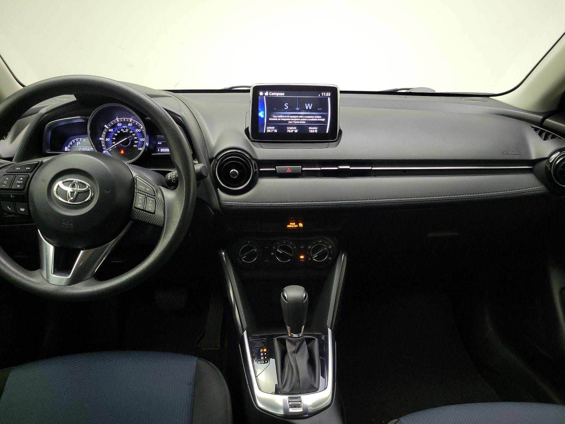 Thumbnail: 2017 Toyota Yaris iA - 9
