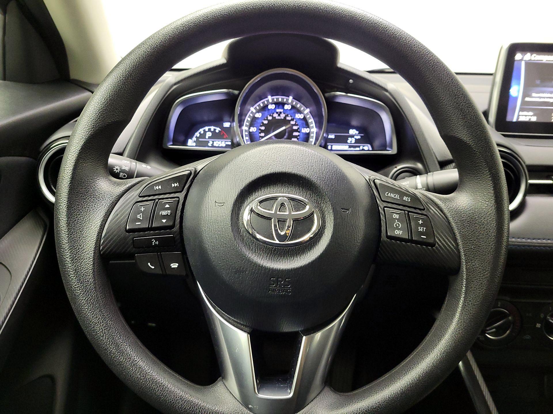 Thumbnail: 2017 Toyota Yaris iA - 10