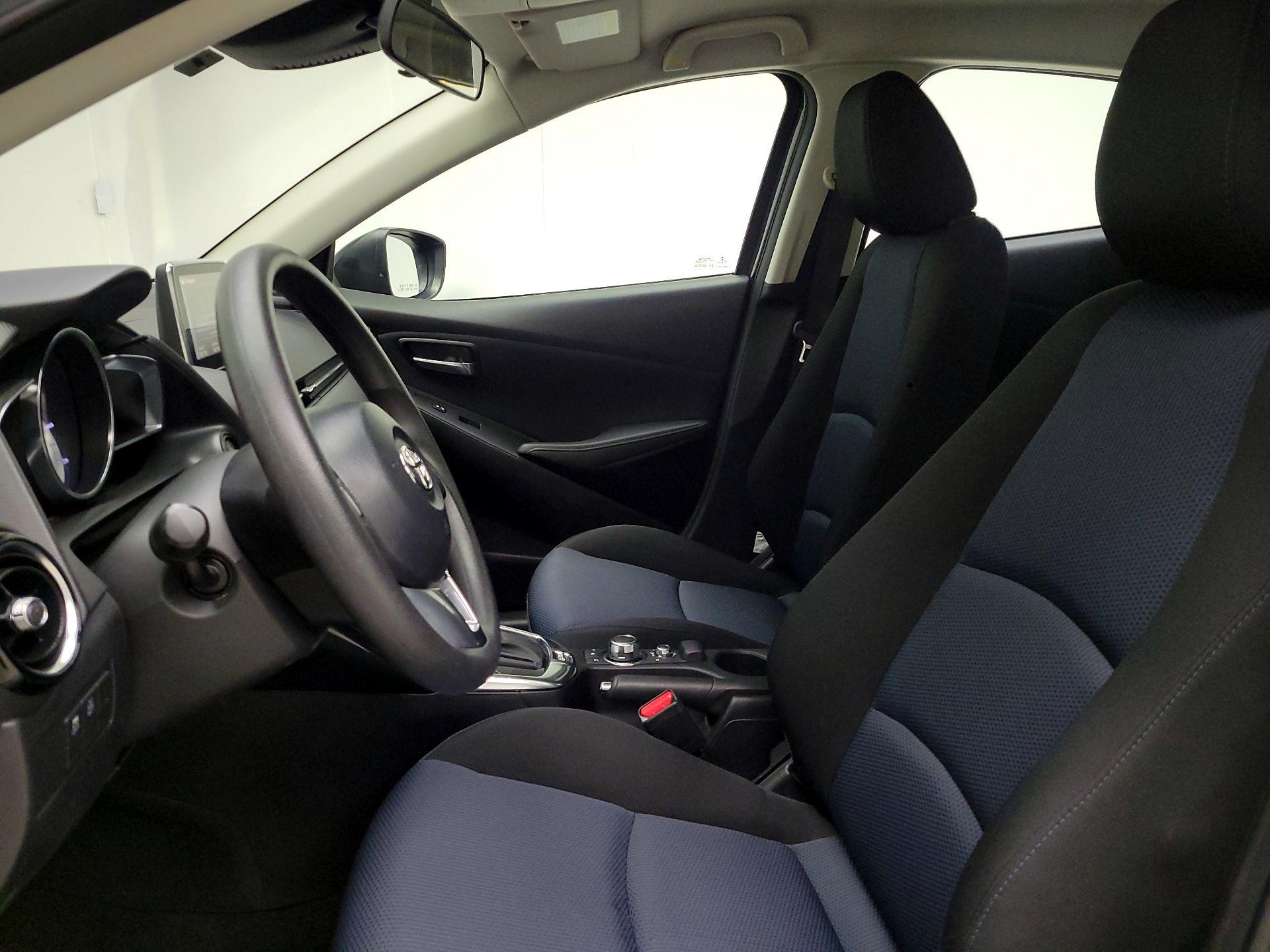 Thumbnail: 2017 Toyota Yaris iA - 11