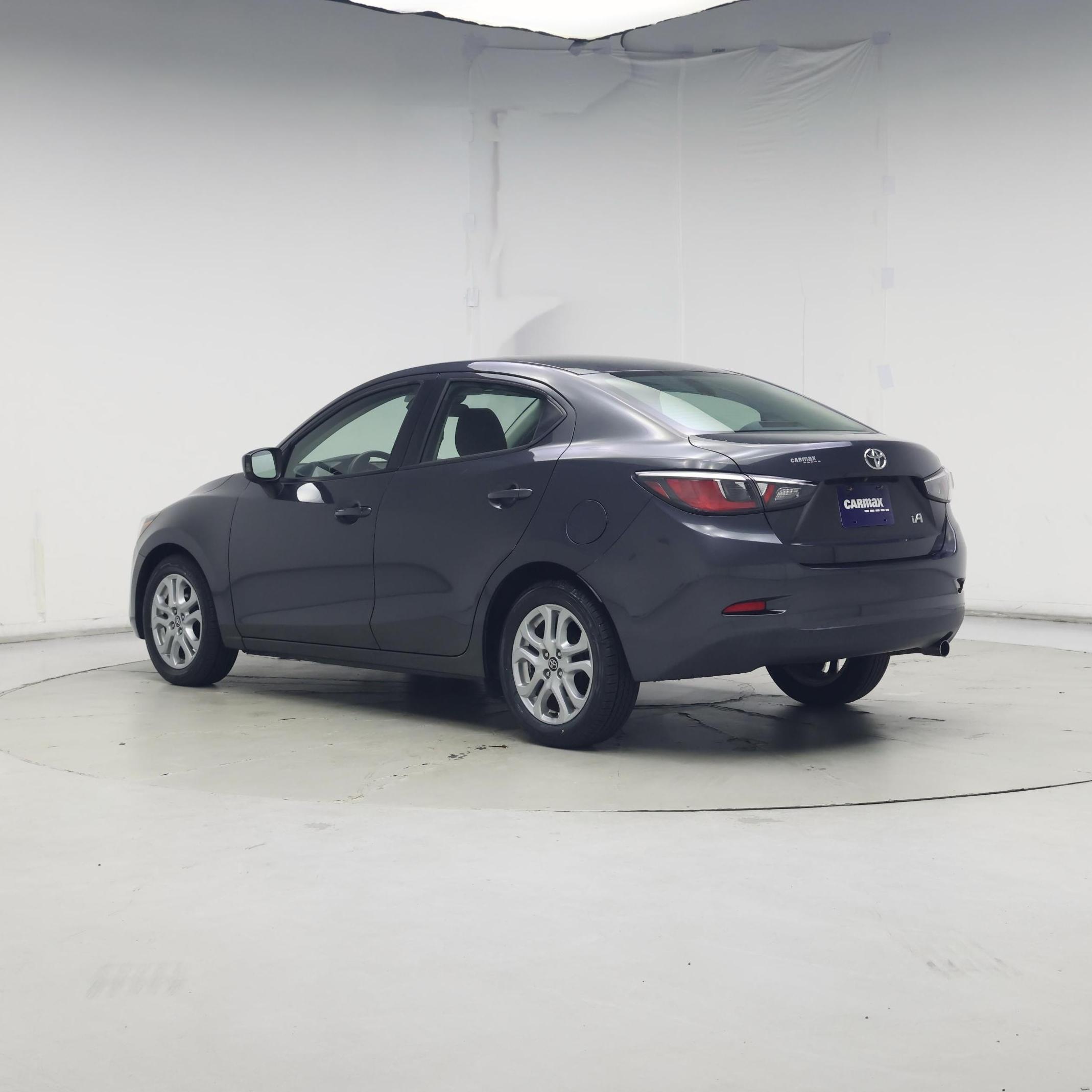Thumbnail: 2017 Toyota Yaris iA - 2