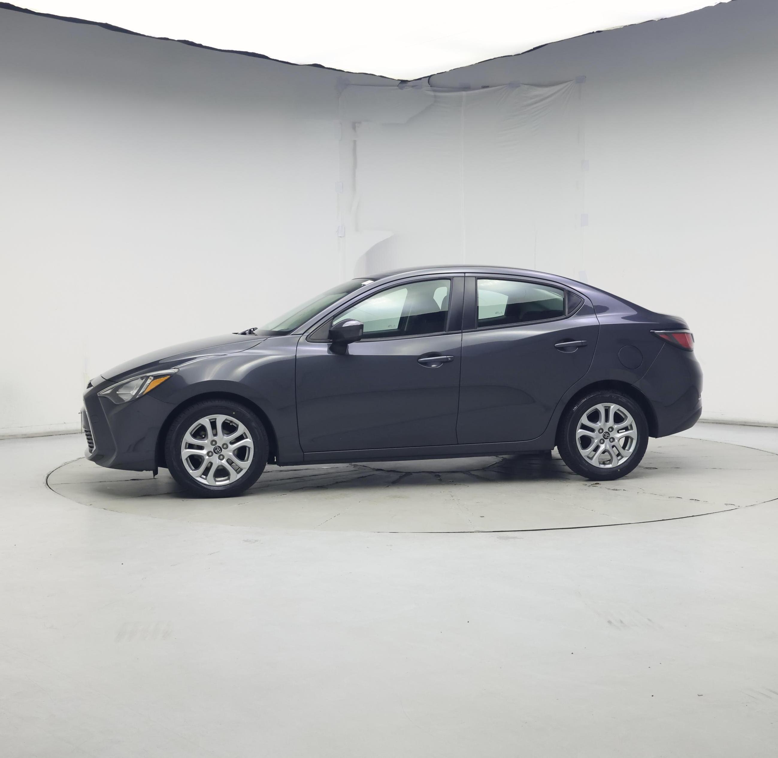 Thumbnail: 2017 Toyota Yaris iA - 3