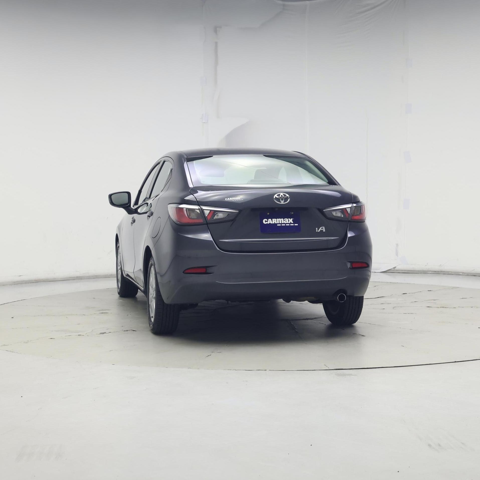 Thumbnail: 2017 Toyota Yaris iA - 6