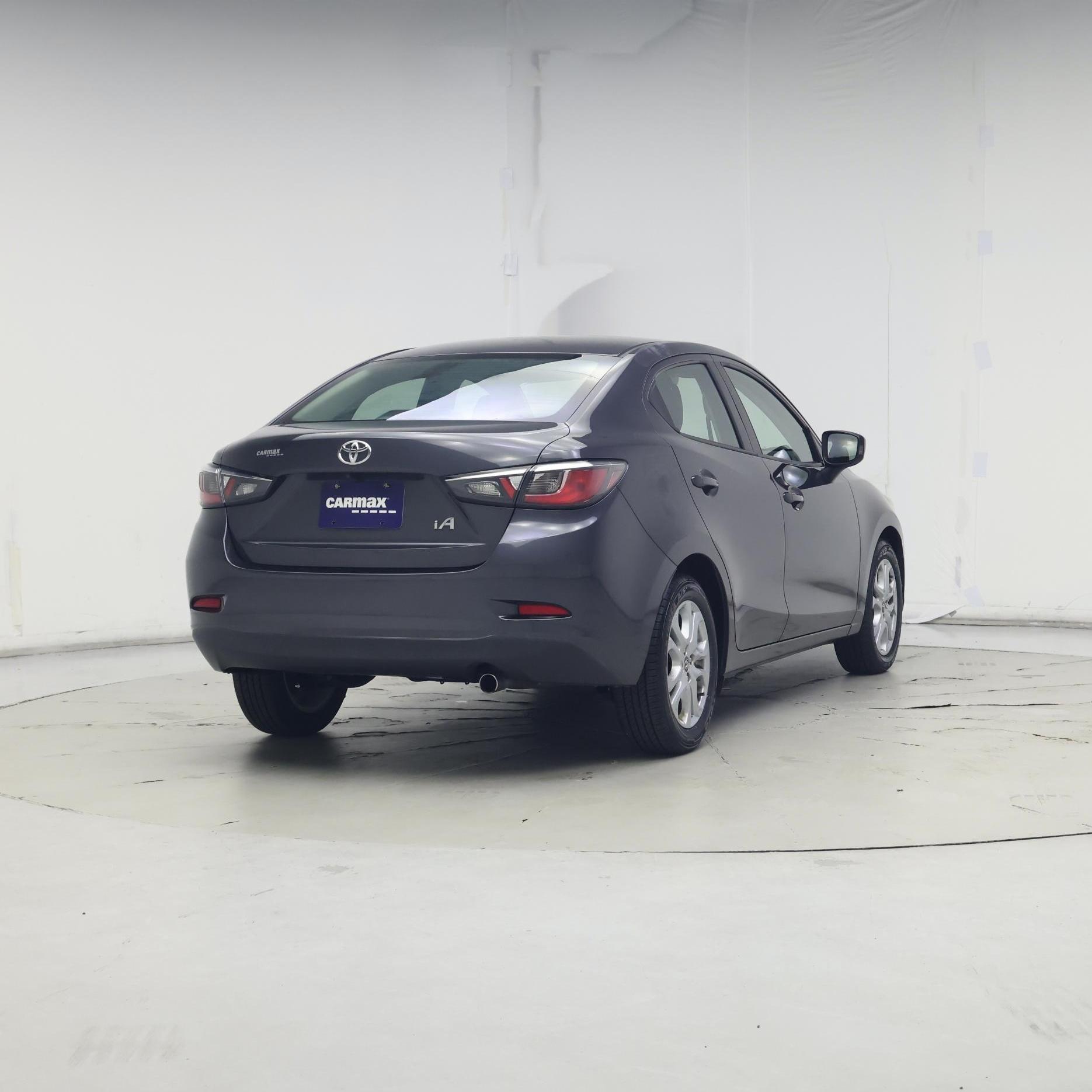 Thumbnail: 2017 Toyota Yaris iA - 8