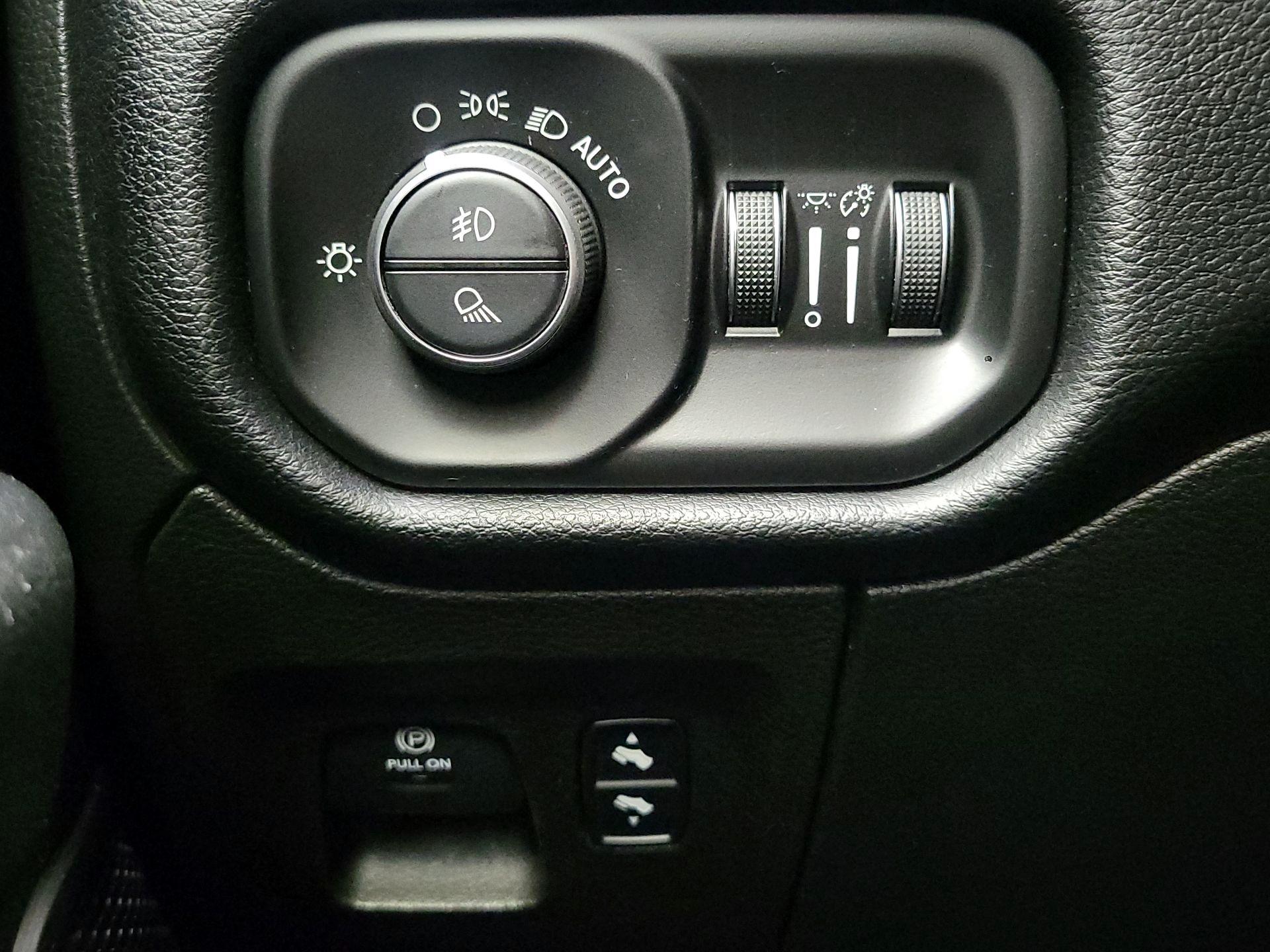 Thumbnail: 2019 RAM 1500 - 13