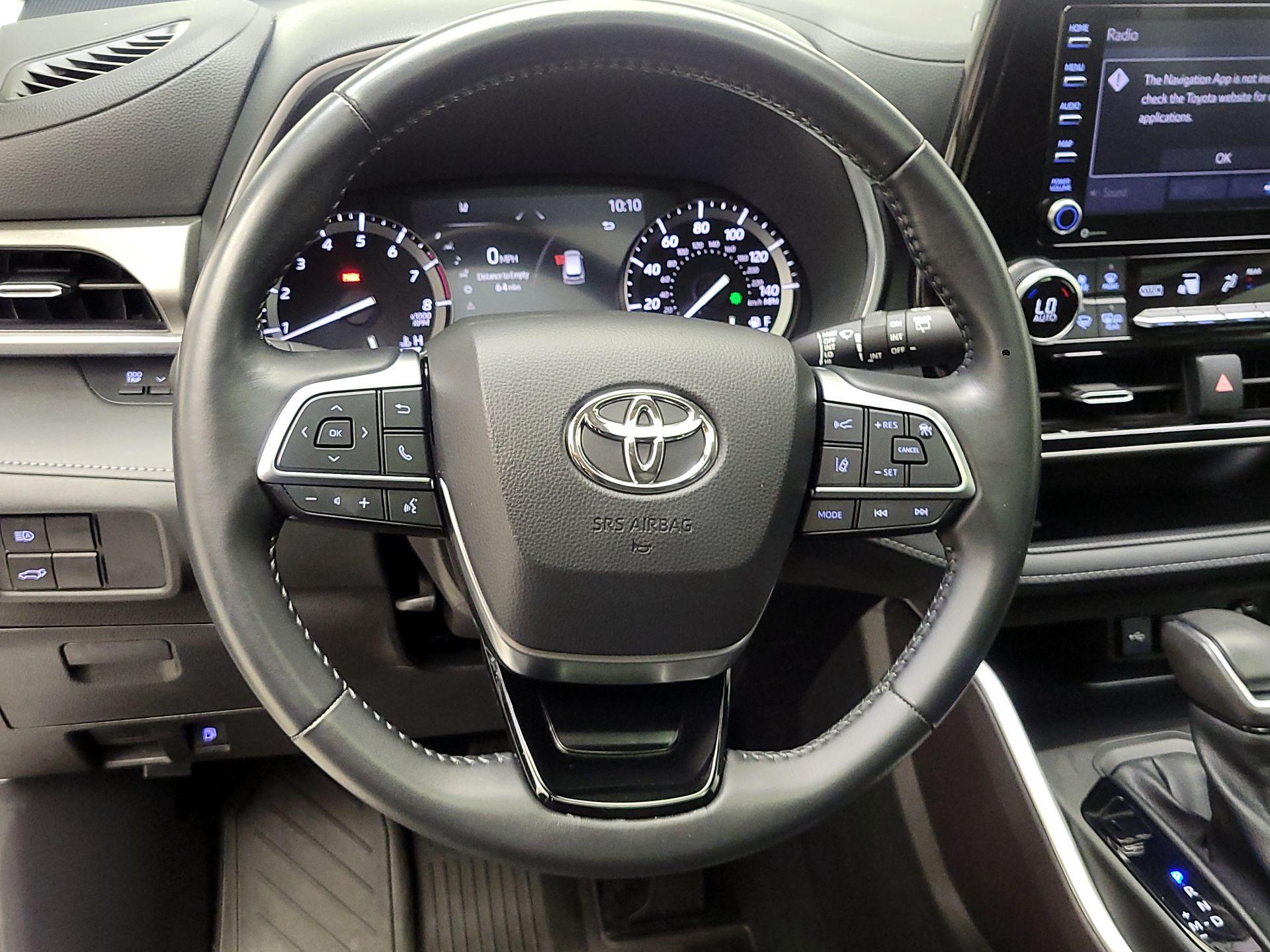 Thumbnail: 2021 Toyota Highlander - 10