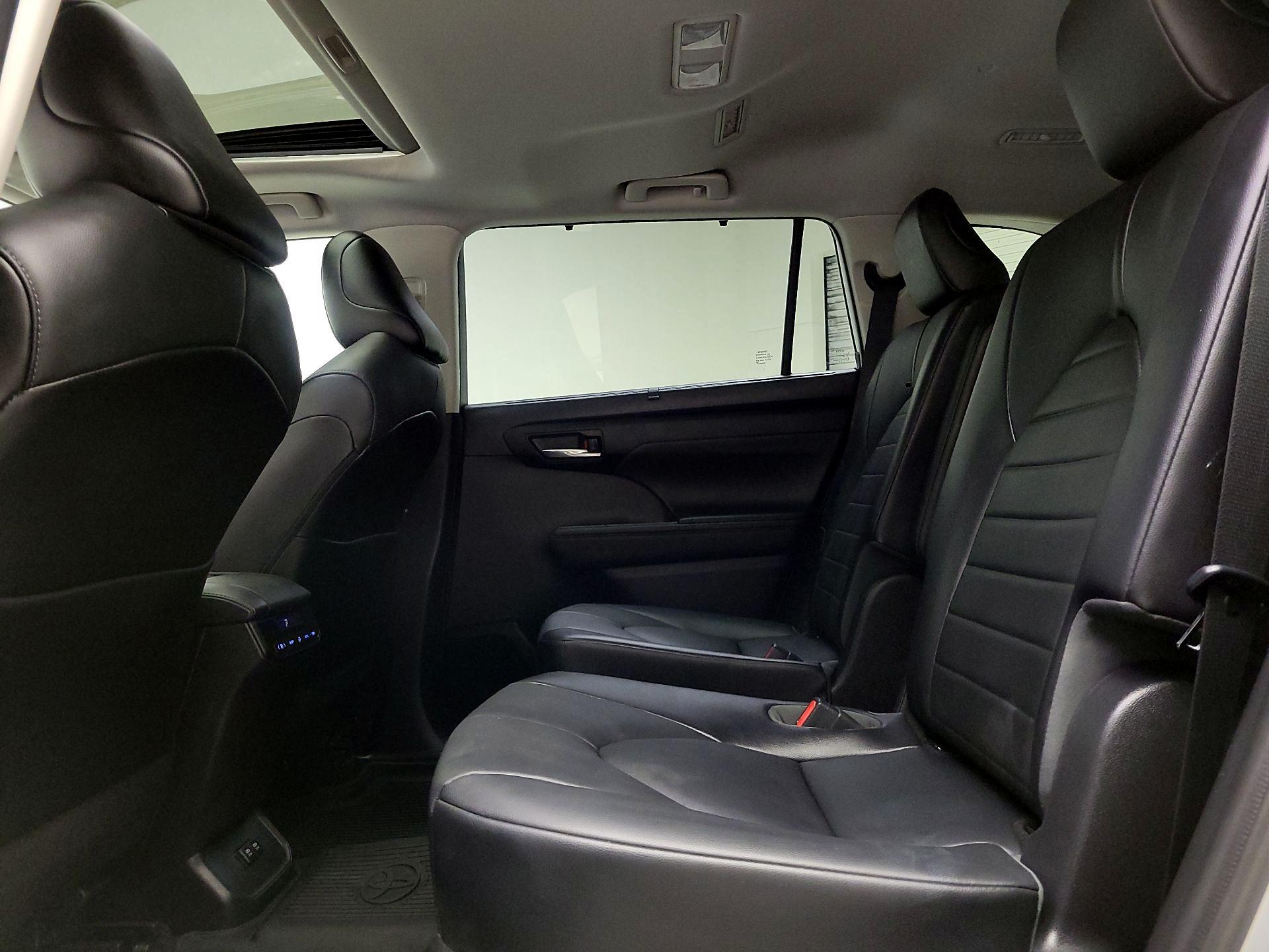 Thumbnail: 2021 Toyota Highlander - 20