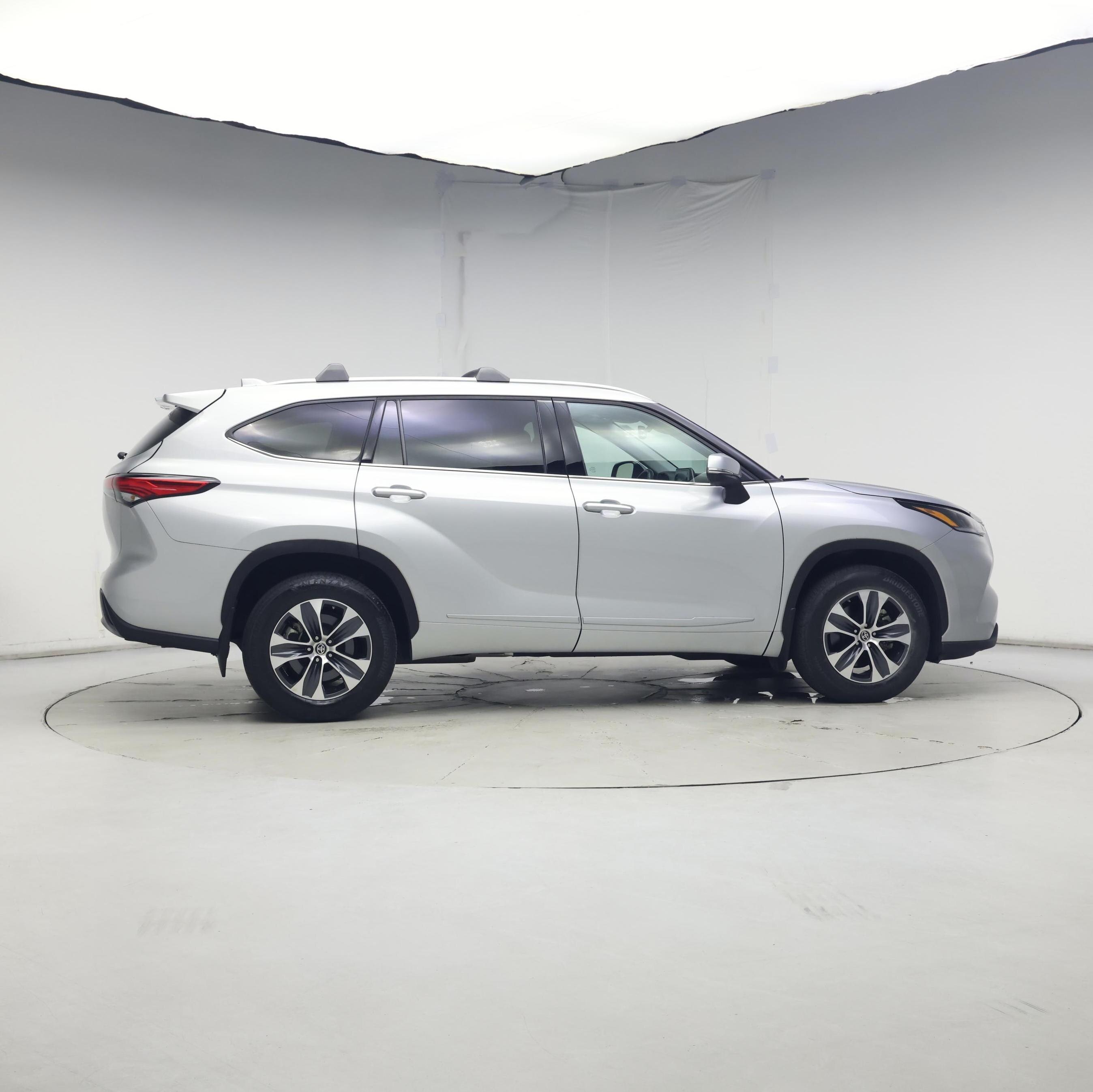 Thumbnail: 2021 Toyota Highlander - 7