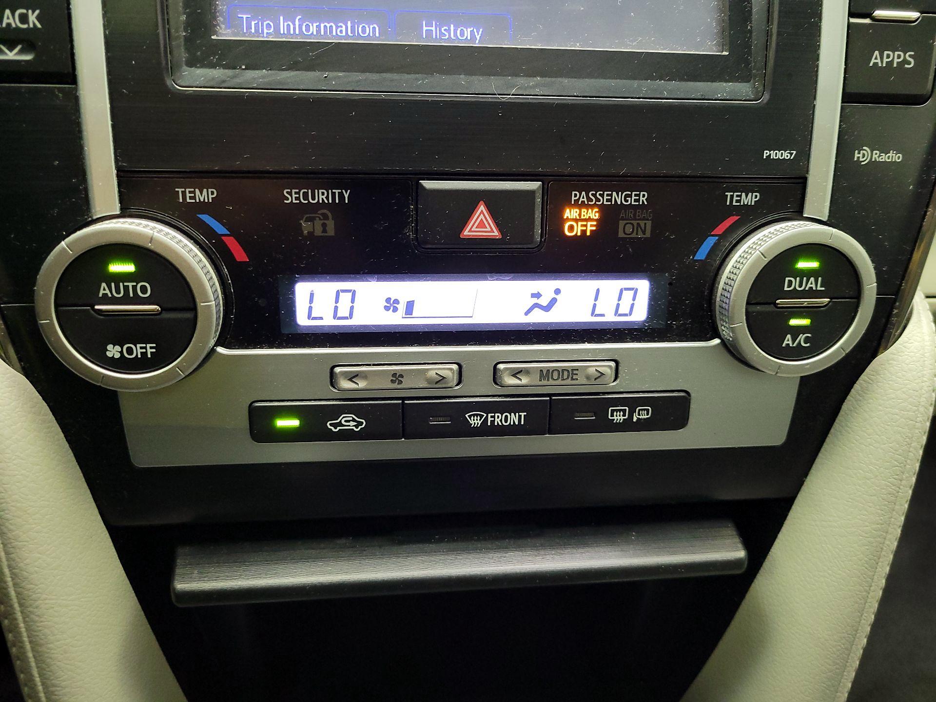 Thumbnail: 2013 Toyota Camry - 16