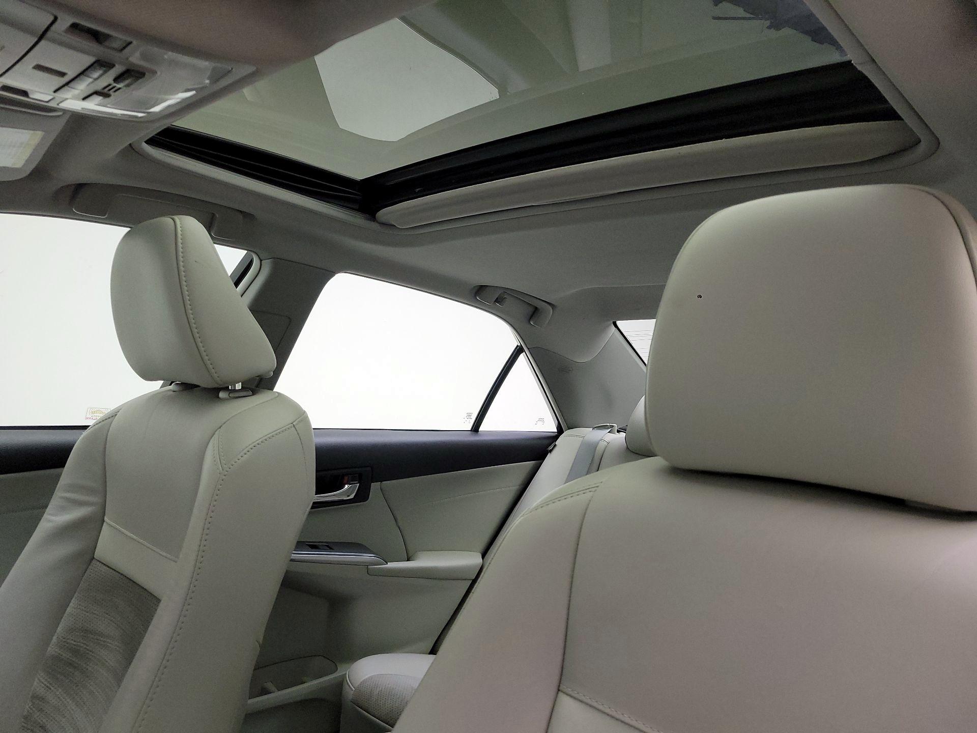 Thumbnail: 2013 Toyota Camry - 19