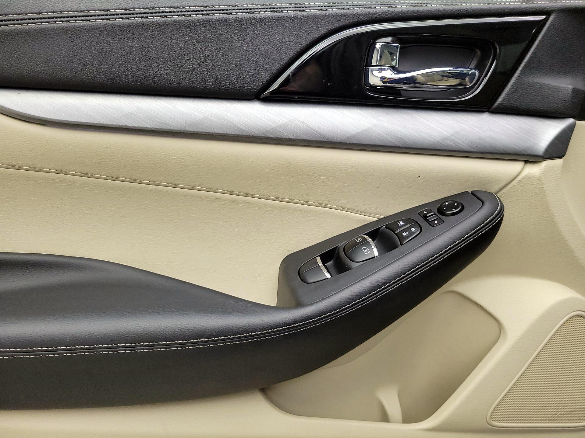 Thumbnail: 2016 Nissan Maxima - 12