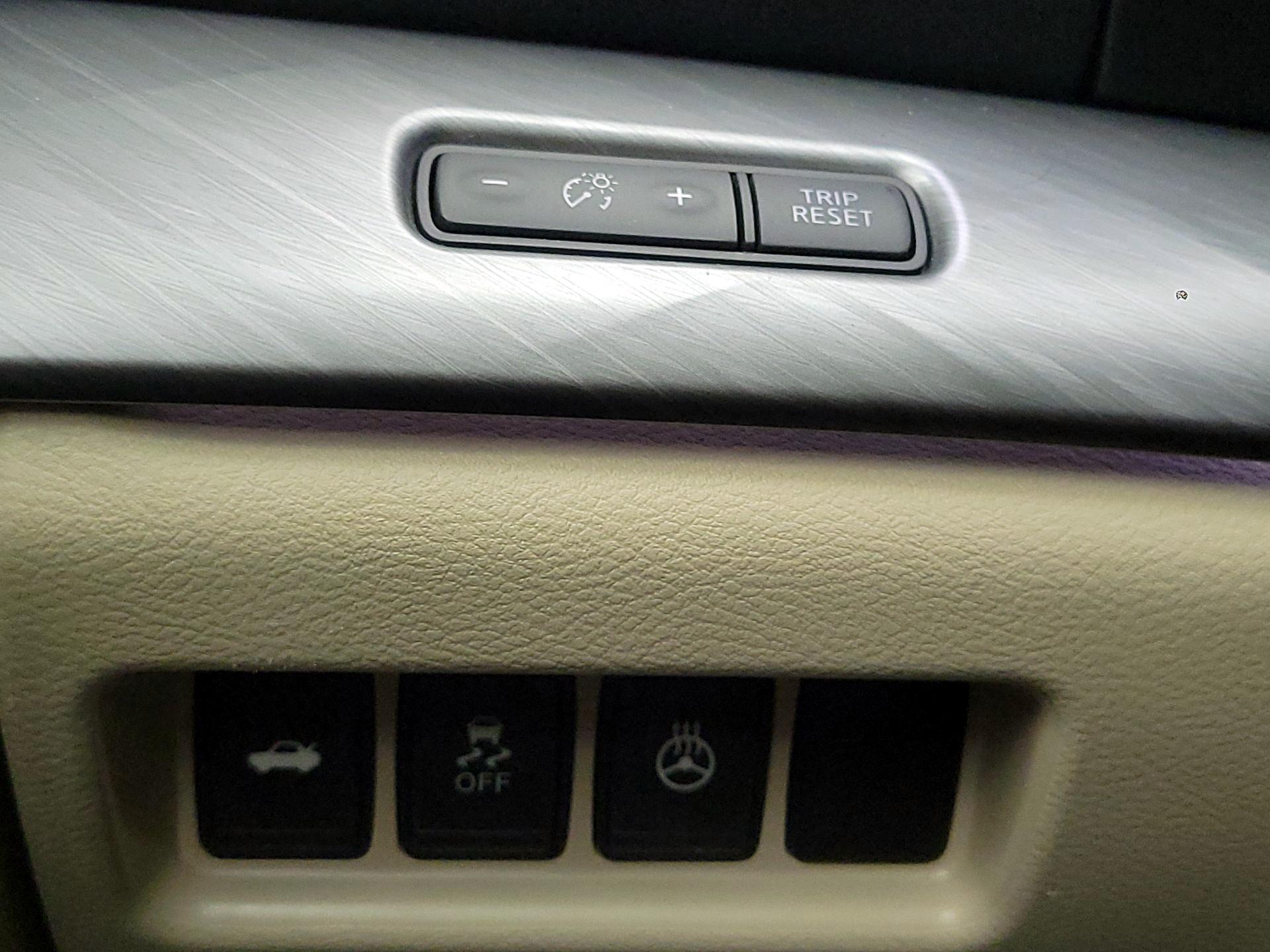 Thumbnail: 2016 Nissan Maxima - 13