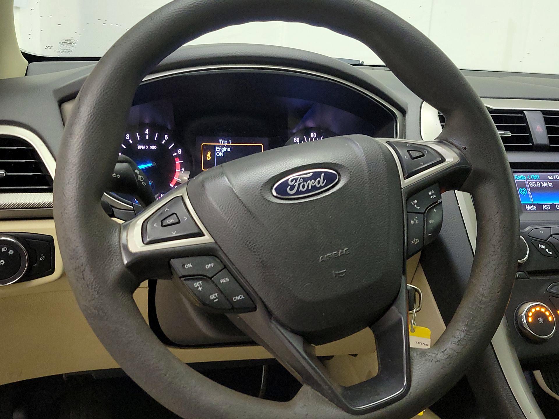 Thumbnail: 2014 Ford Fusion - 10