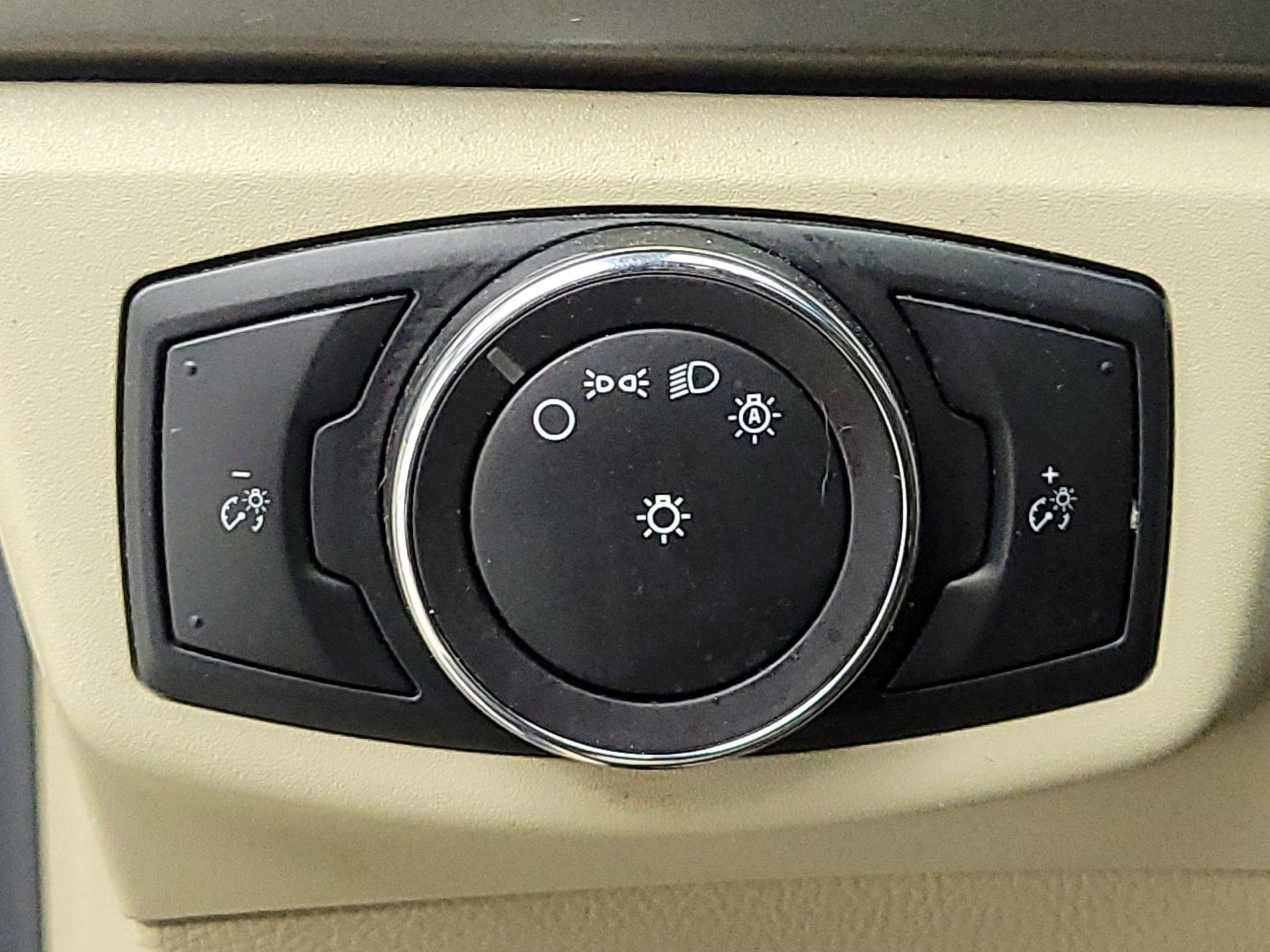 Thumbnail: 2014 Ford Fusion - 13