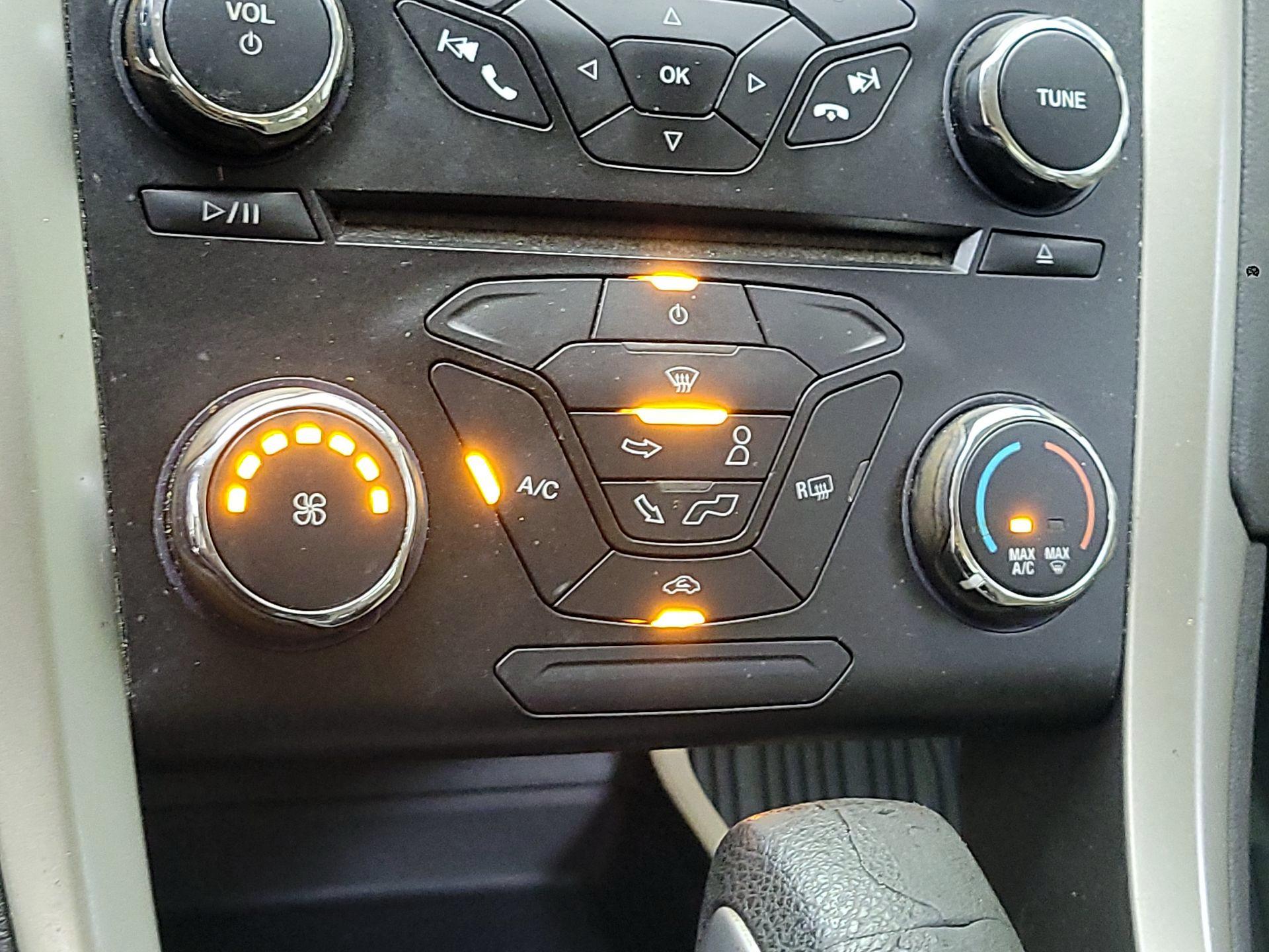 Thumbnail: 2014 Ford Fusion - 15