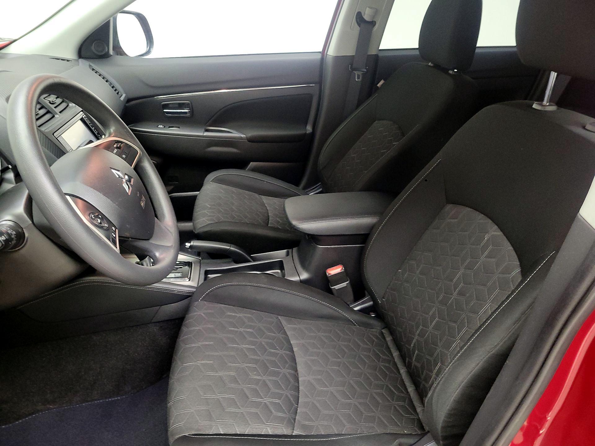 Thumbnail: 2021 Mitsubishi Outlander Sport - 11