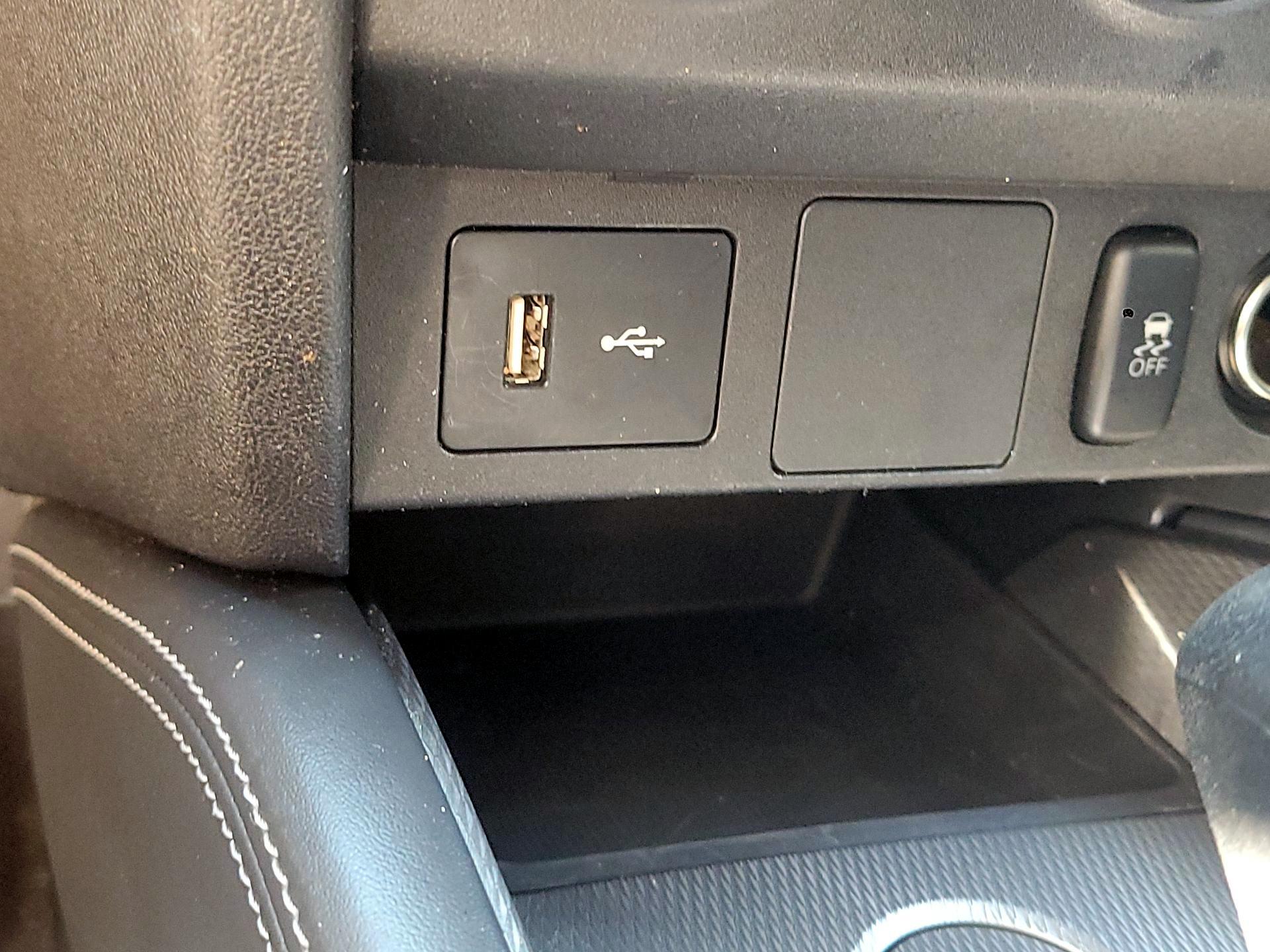 Thumbnail: 2021 Mitsubishi Outlander Sport - 18