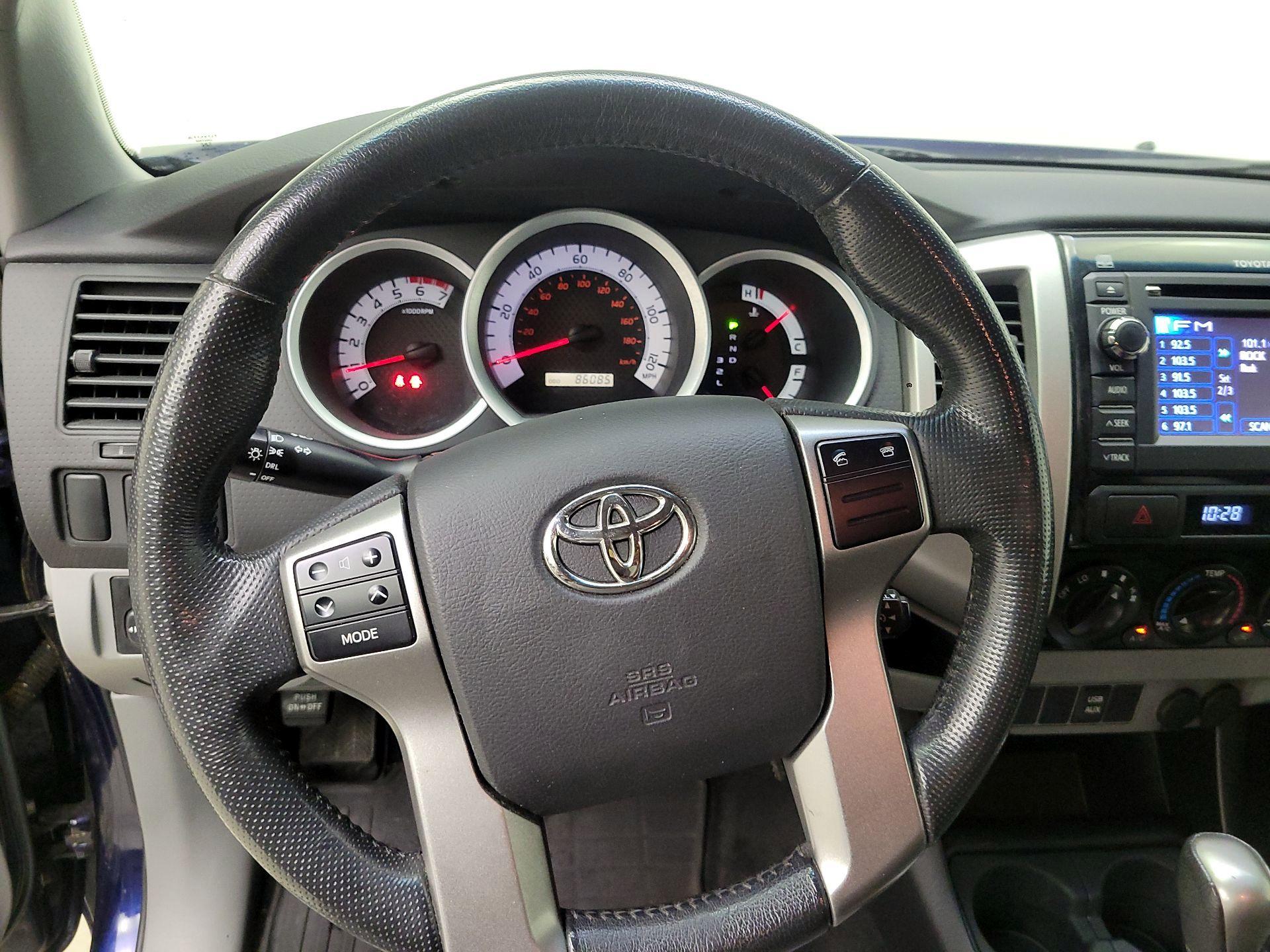 Thumbnail: 2013 Toyota Tacoma - 10