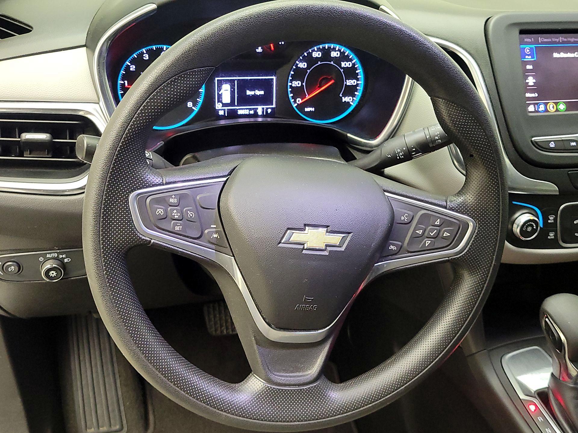 Thumbnail: 2022 Chevrolet Equinox - 10