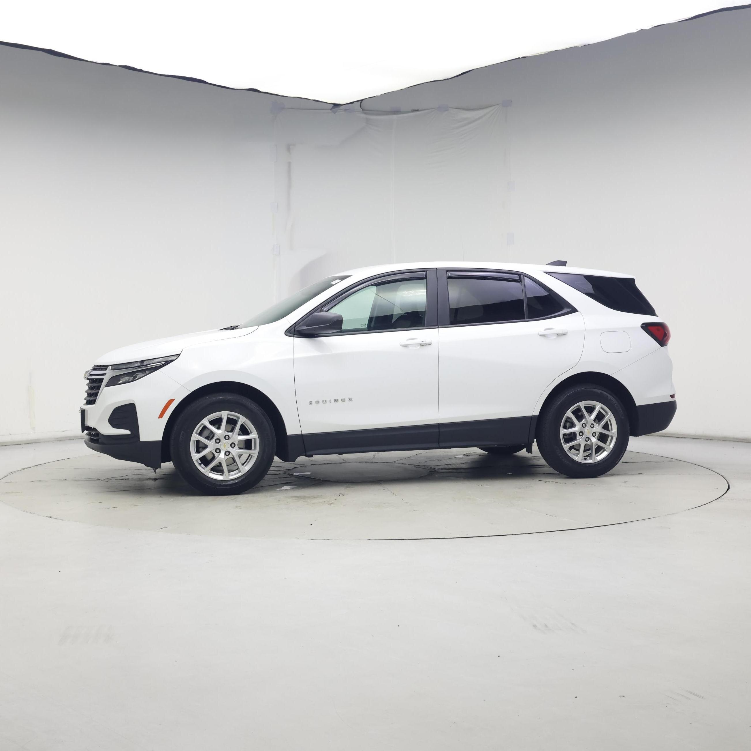 Thumbnail: 2022 Chevrolet Equinox - 3