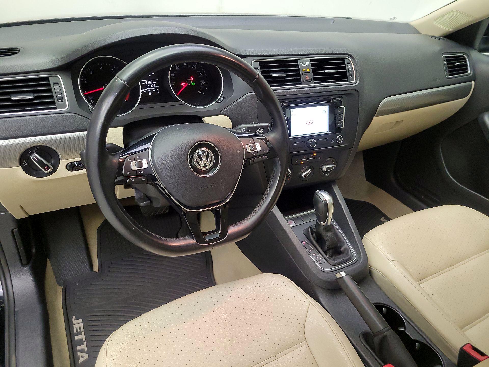 Thumbnail: 2015 Volkswagen Jetta - 9