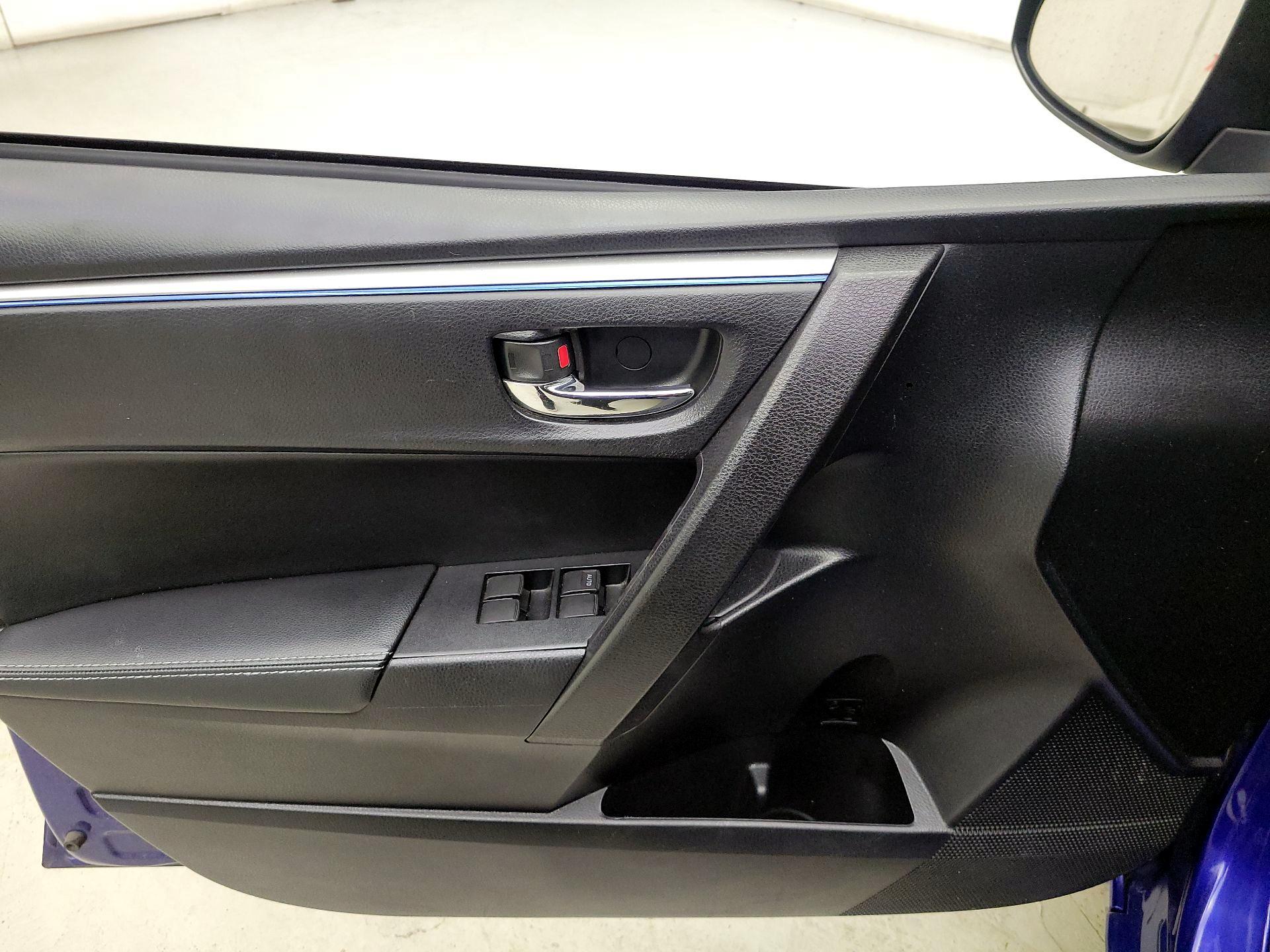 Thumbnail: 2014 Toyota Corolla - 12