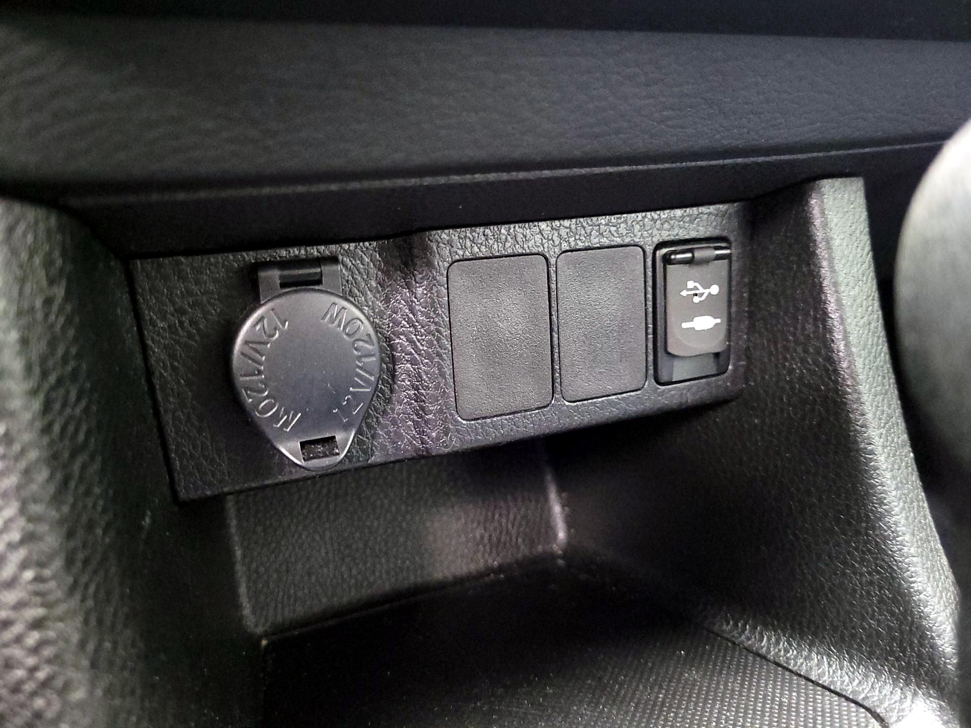 Thumbnail: 2014 Toyota Corolla - 18