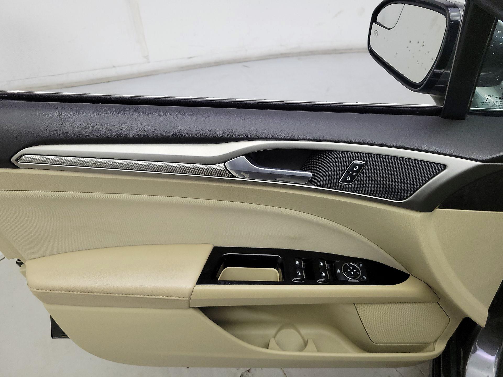 Thumbnail: 2015 Ford Fusion - 12