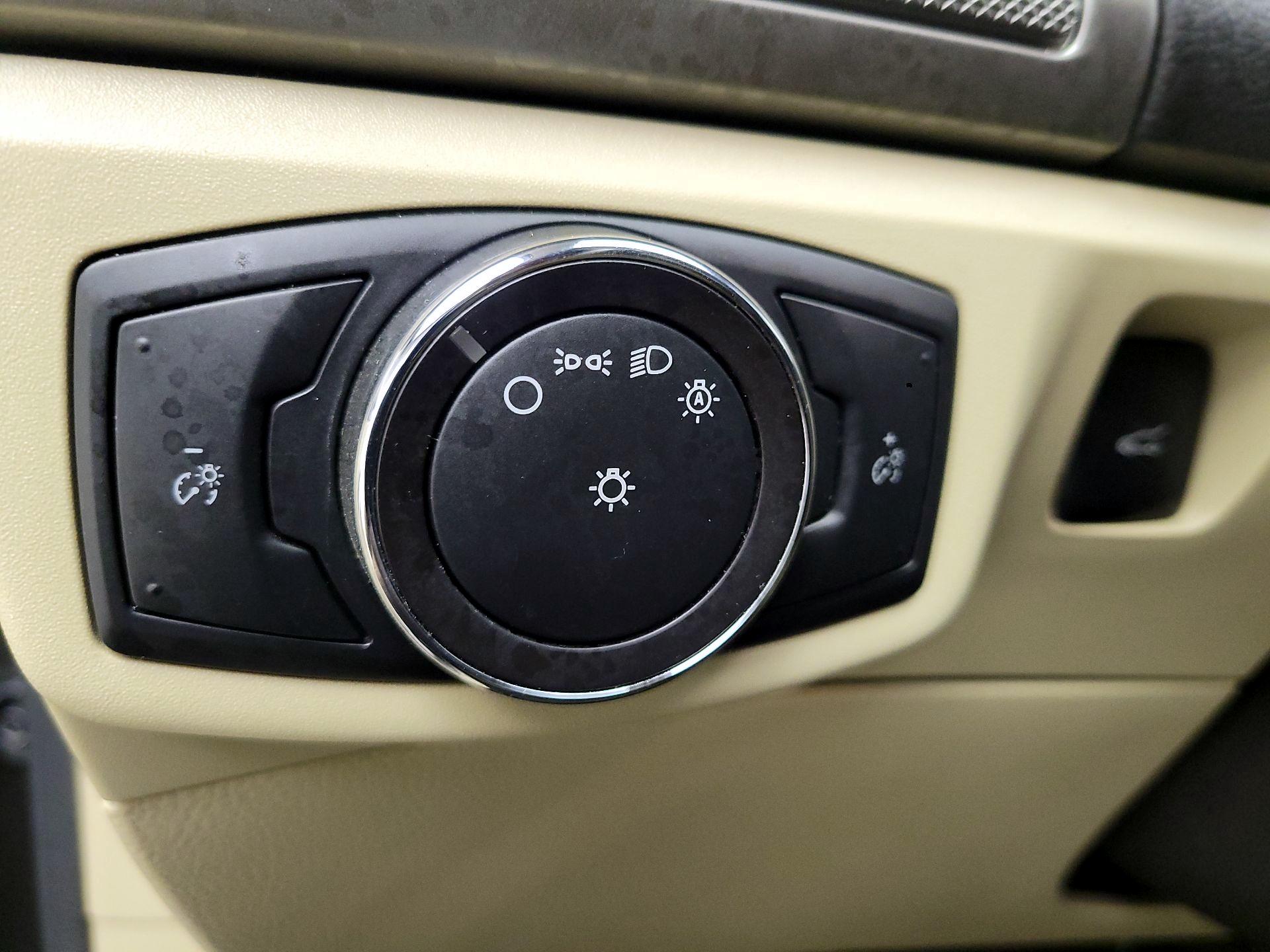 Thumbnail: 2015 Ford Fusion - 13