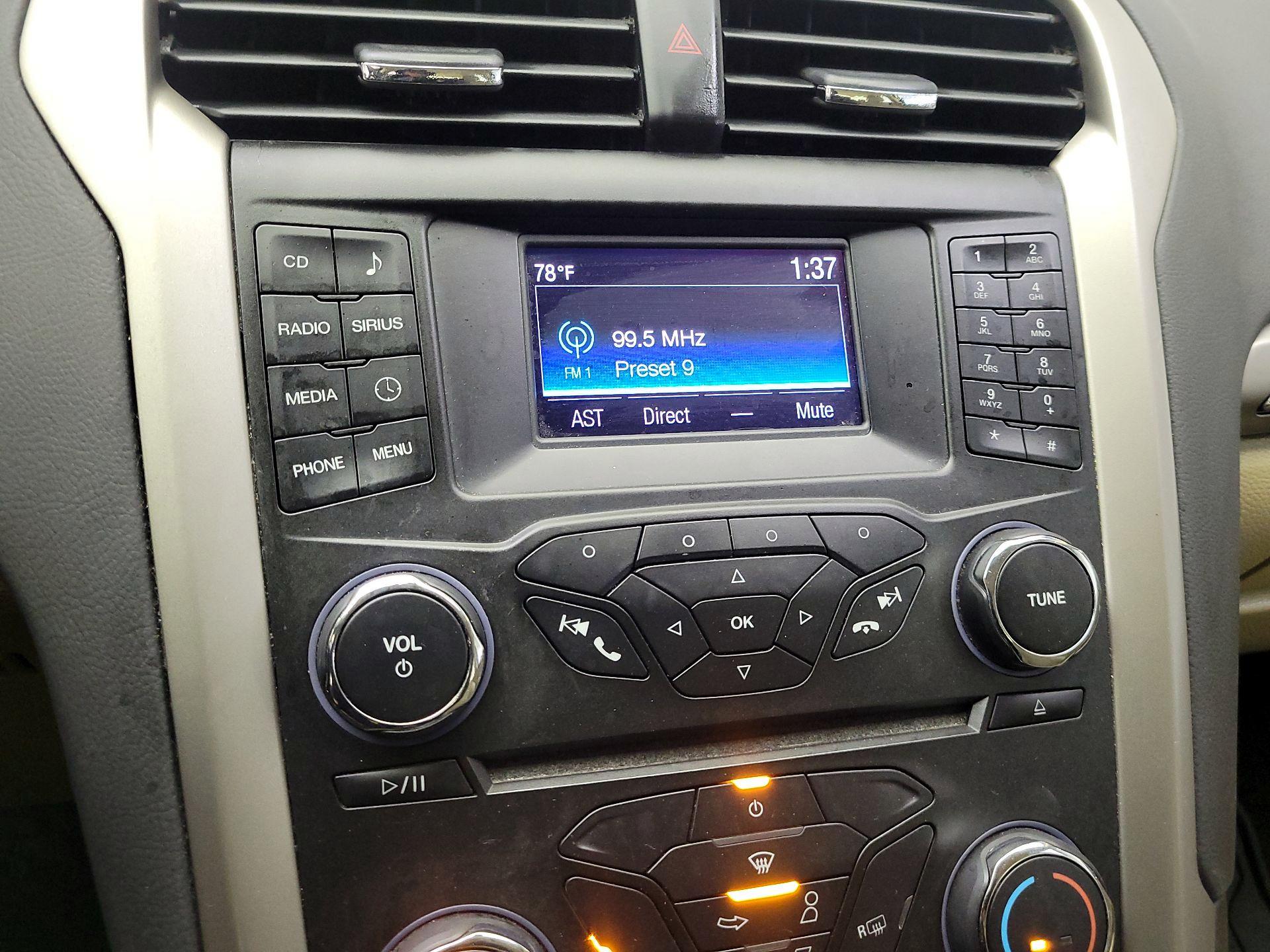 Thumbnail: 2015 Ford Fusion - 15