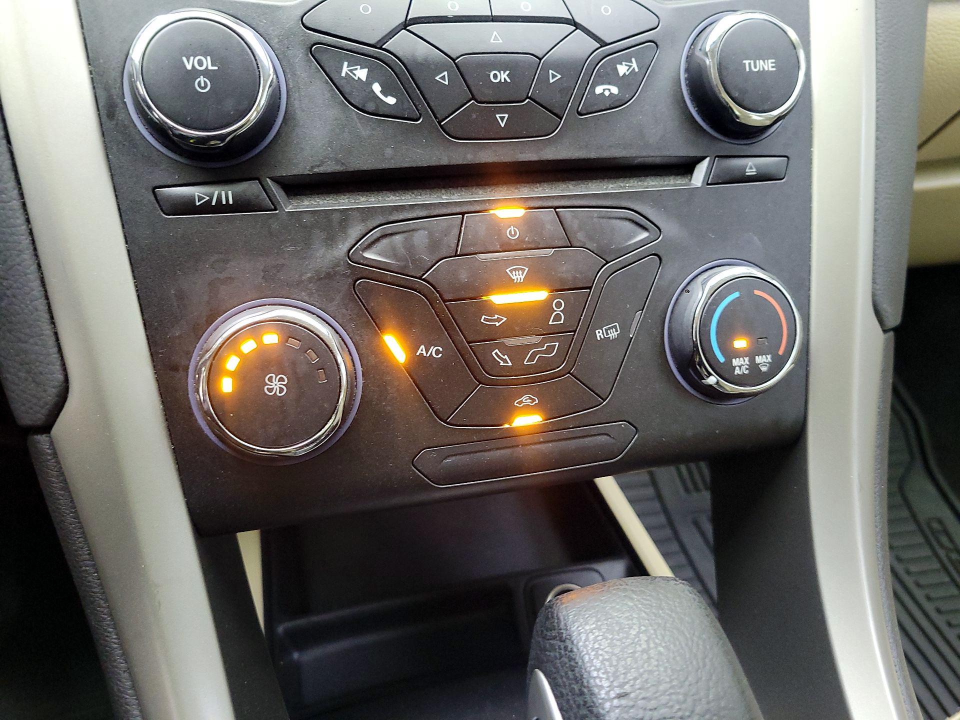 Thumbnail: 2015 Ford Fusion - 16