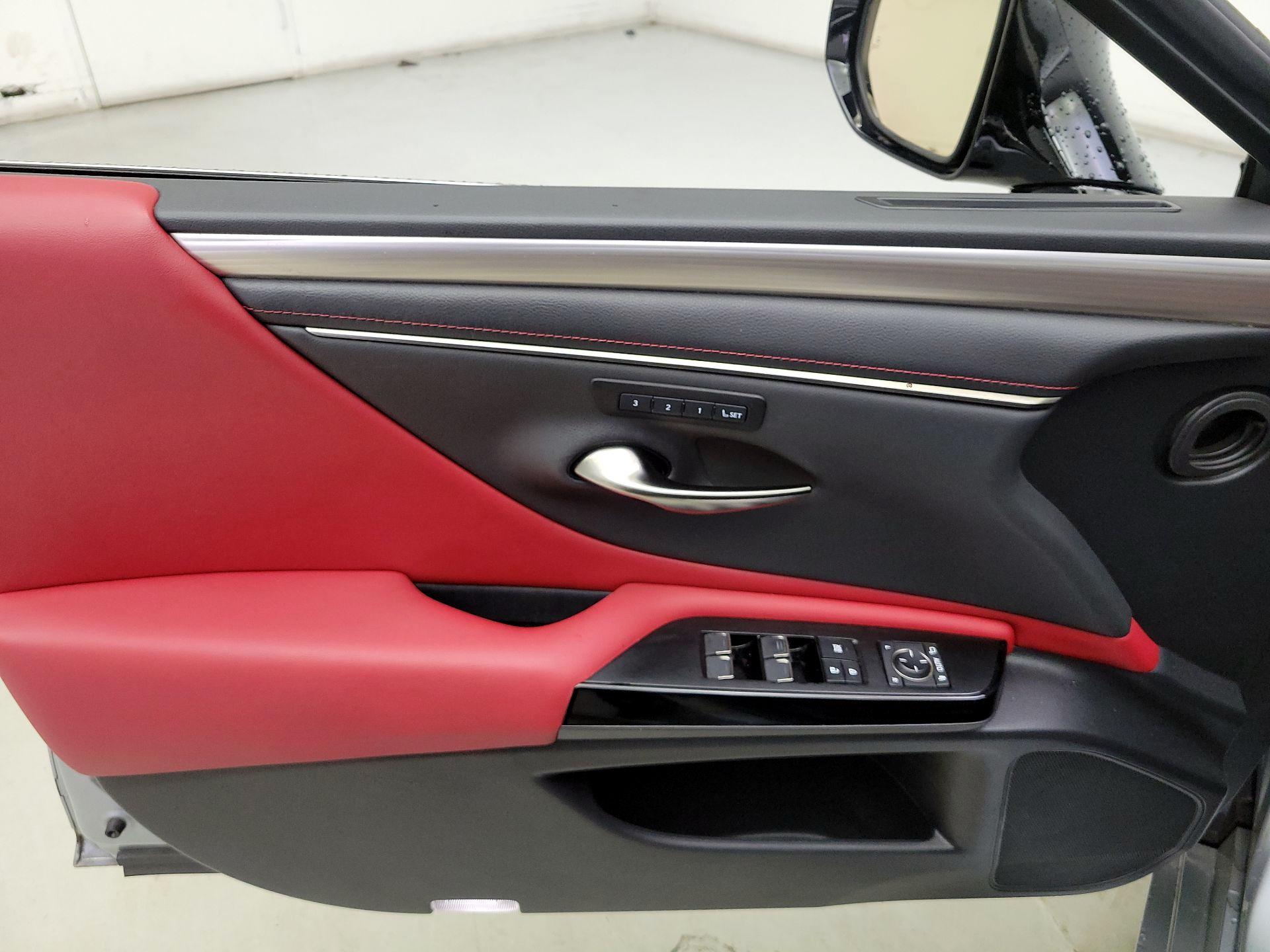Thumbnail: 2022 Lexus ES - 12