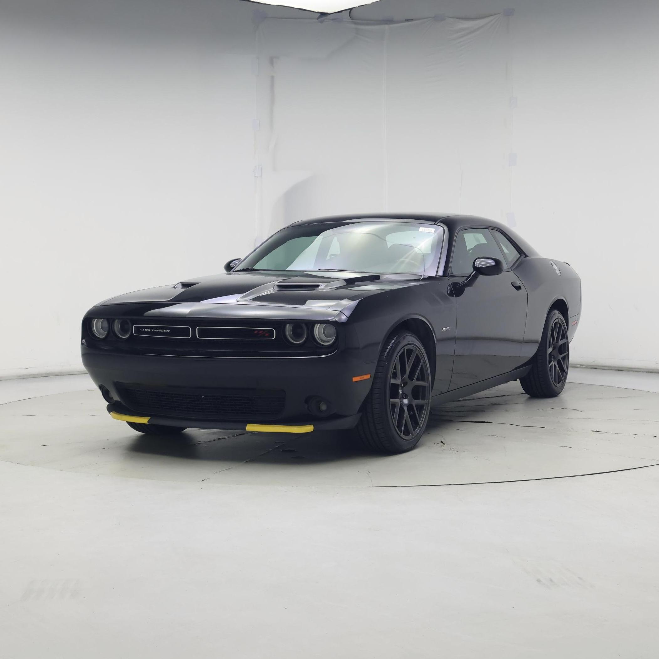 Thumbnail: 2017 Dodge Challenger - 4