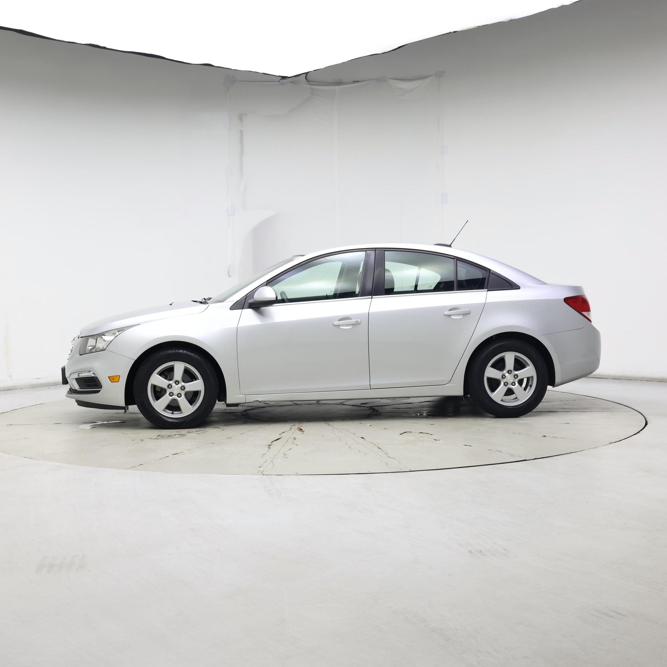 Thumbnail: 2016 Chevrolet Cruze - 3