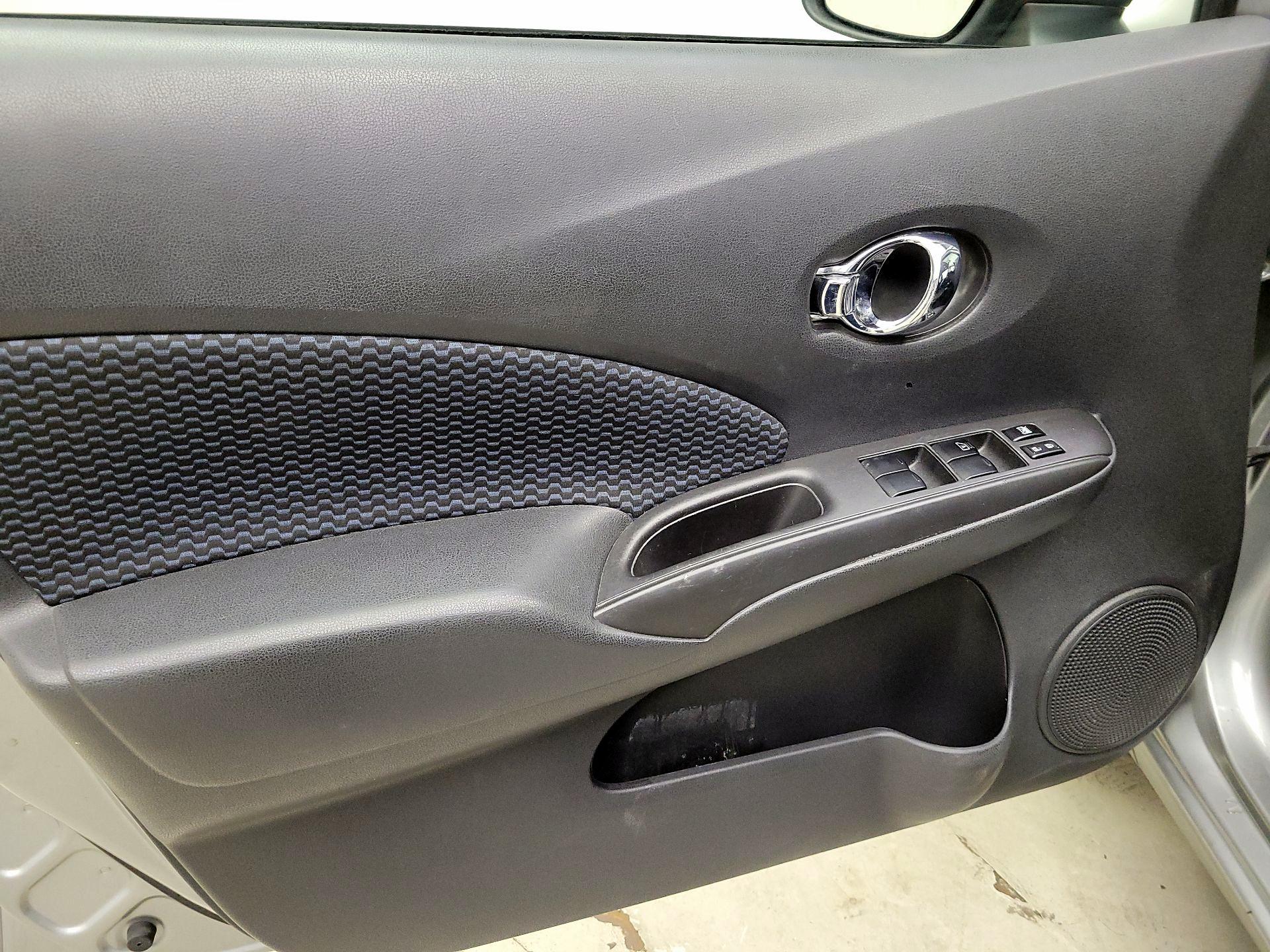 Thumbnail: 2015 Nissan Versa Note - 12