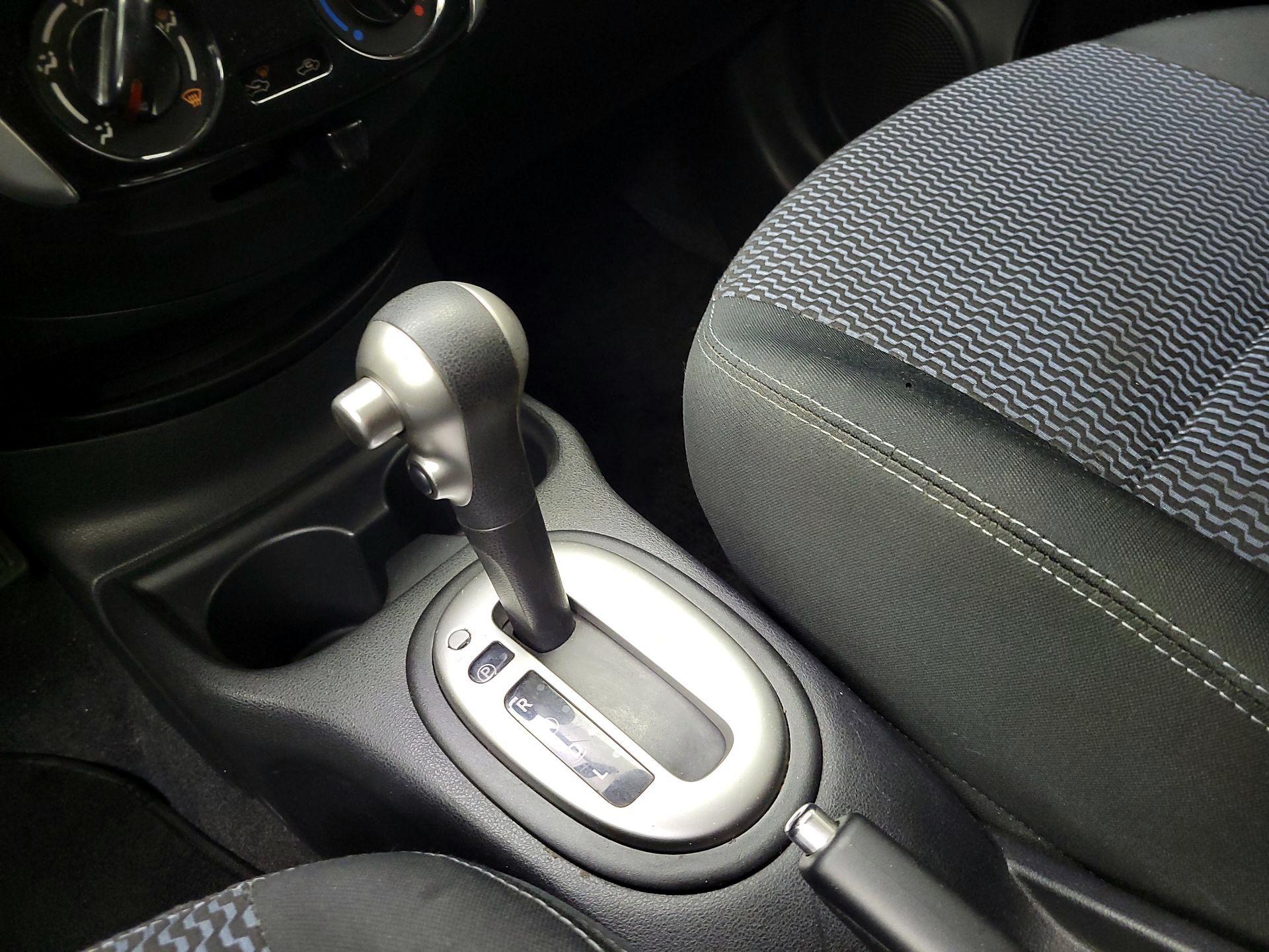 Thumbnail: 2015 Nissan Versa Note - 16