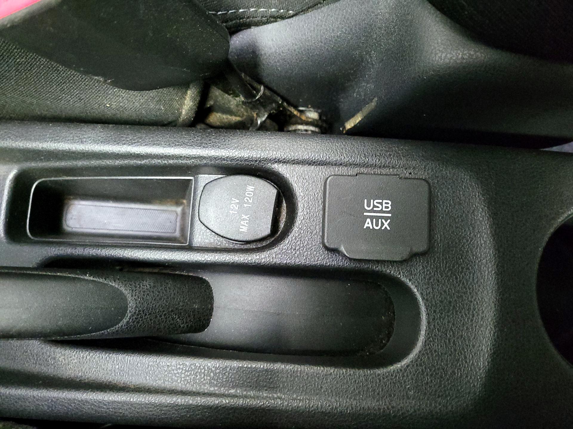 Thumbnail: 2015 Nissan Versa Note - 17