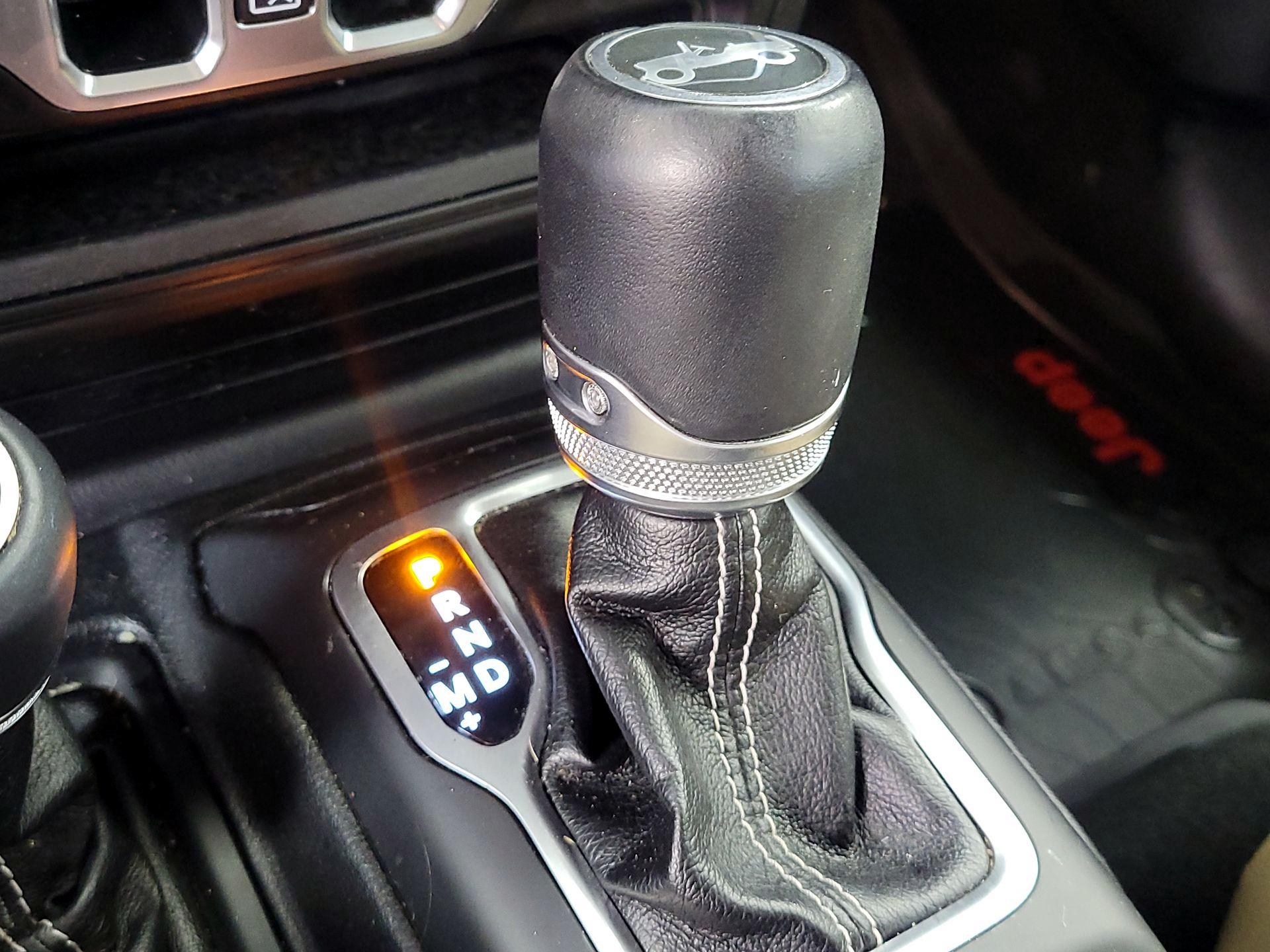 Thumbnail: 2018 Jeep Wrangler - 17