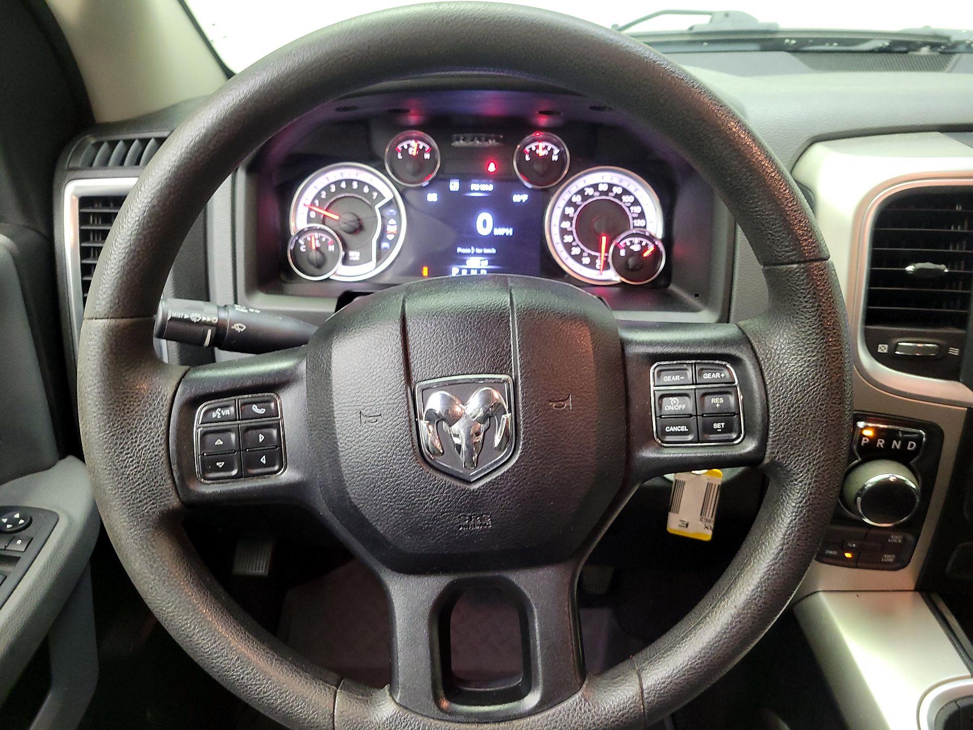 Thumbnail: 2019 RAM 1500 Classic - 10