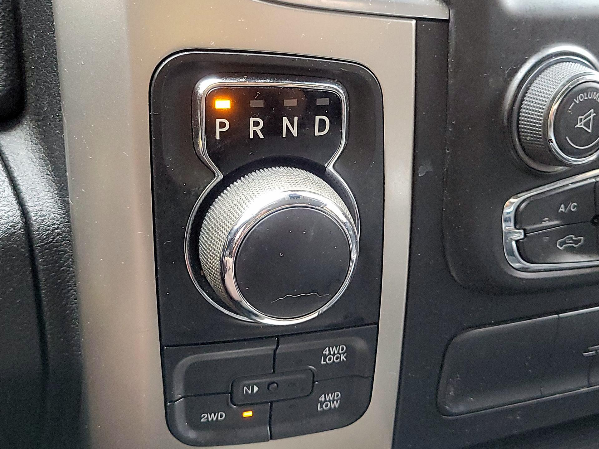 Thumbnail: 2019 RAM 1500 Classic - 17