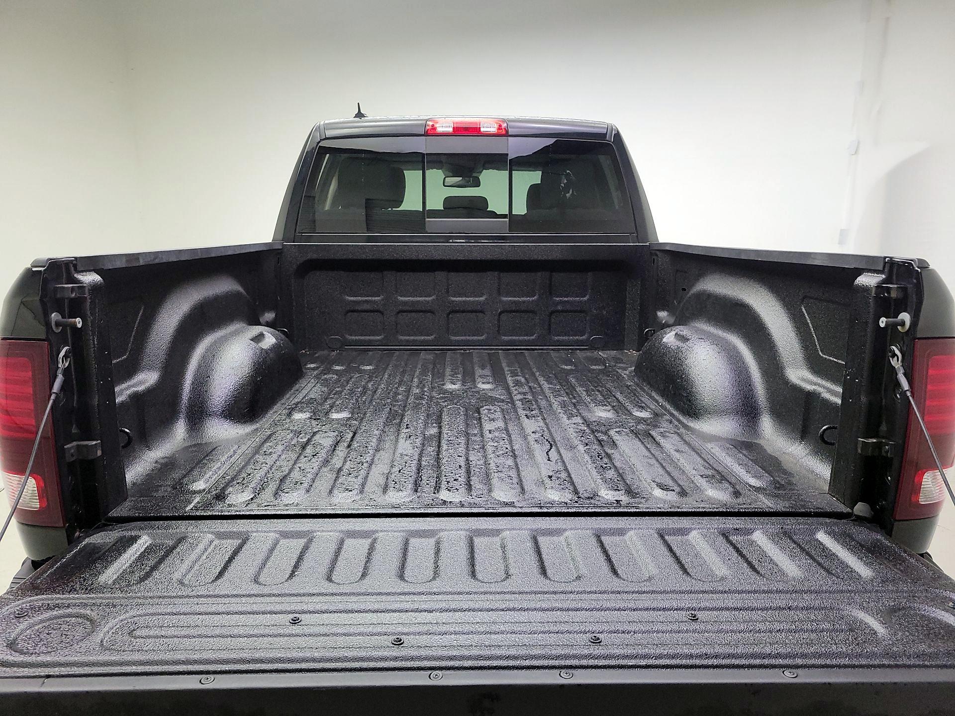 Thumbnail: 2019 RAM 1500 Classic - 20