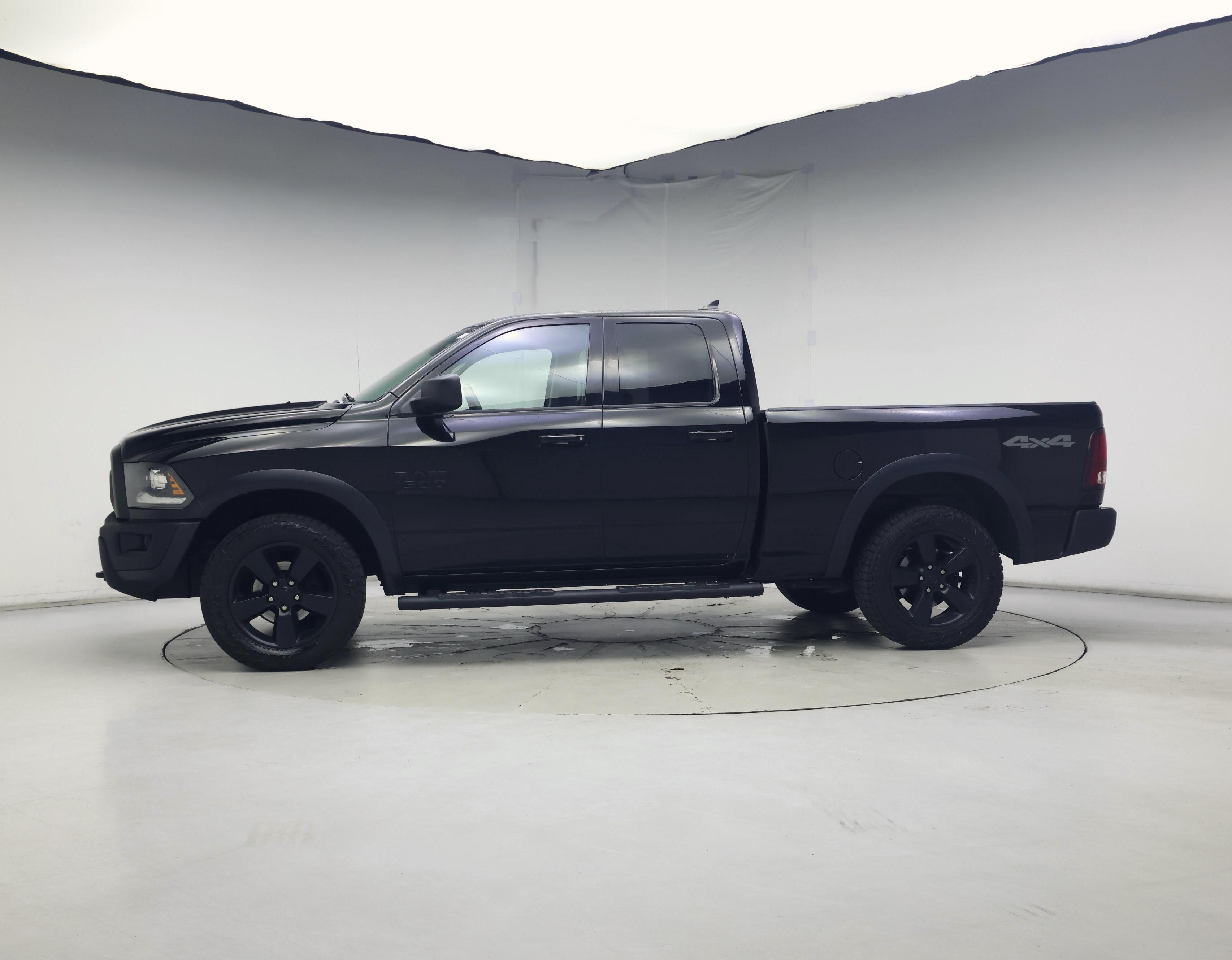 Thumbnail: 2019 RAM 1500 Classic - 3