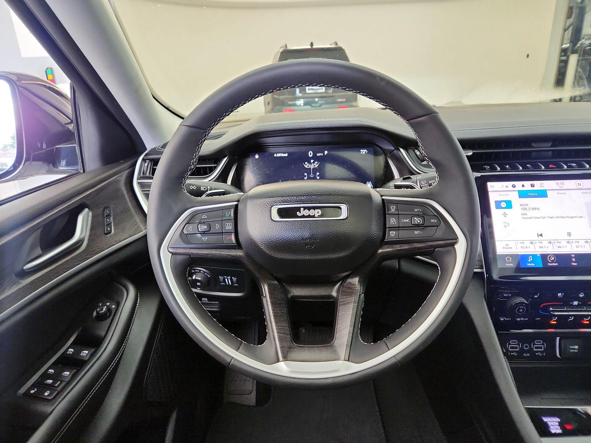 Thumbnail: 2023 Jeep Grand Cherokee L - 10