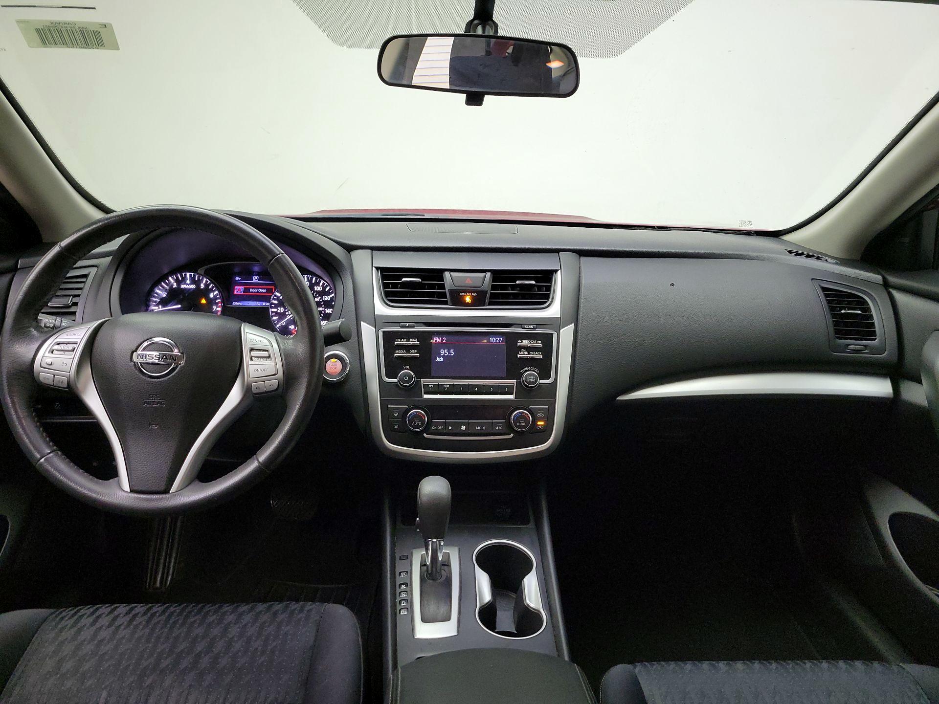 Thumbnail: 2017 Nissan Altima - 9