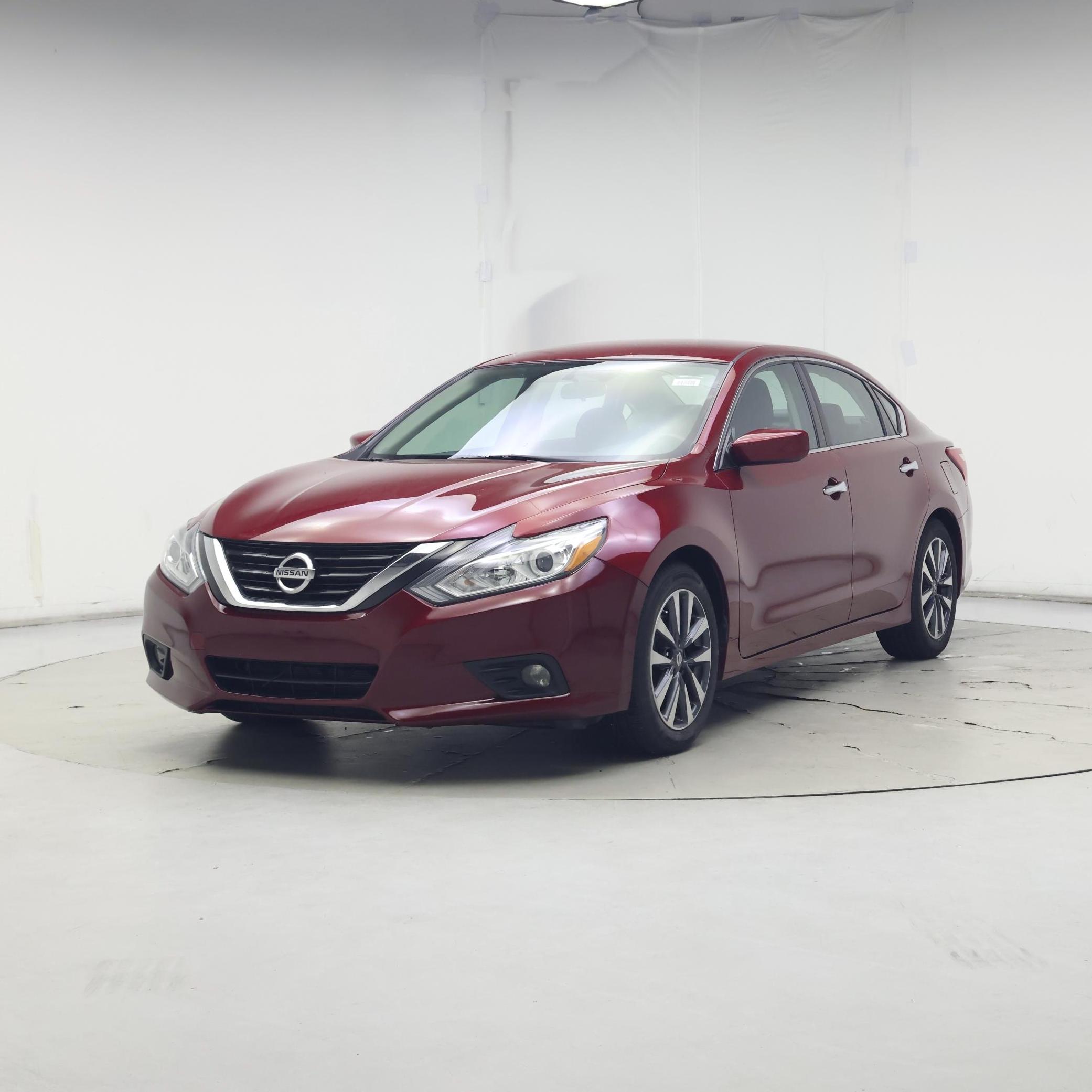 Thumbnail: 2017 Nissan Altima - 4
